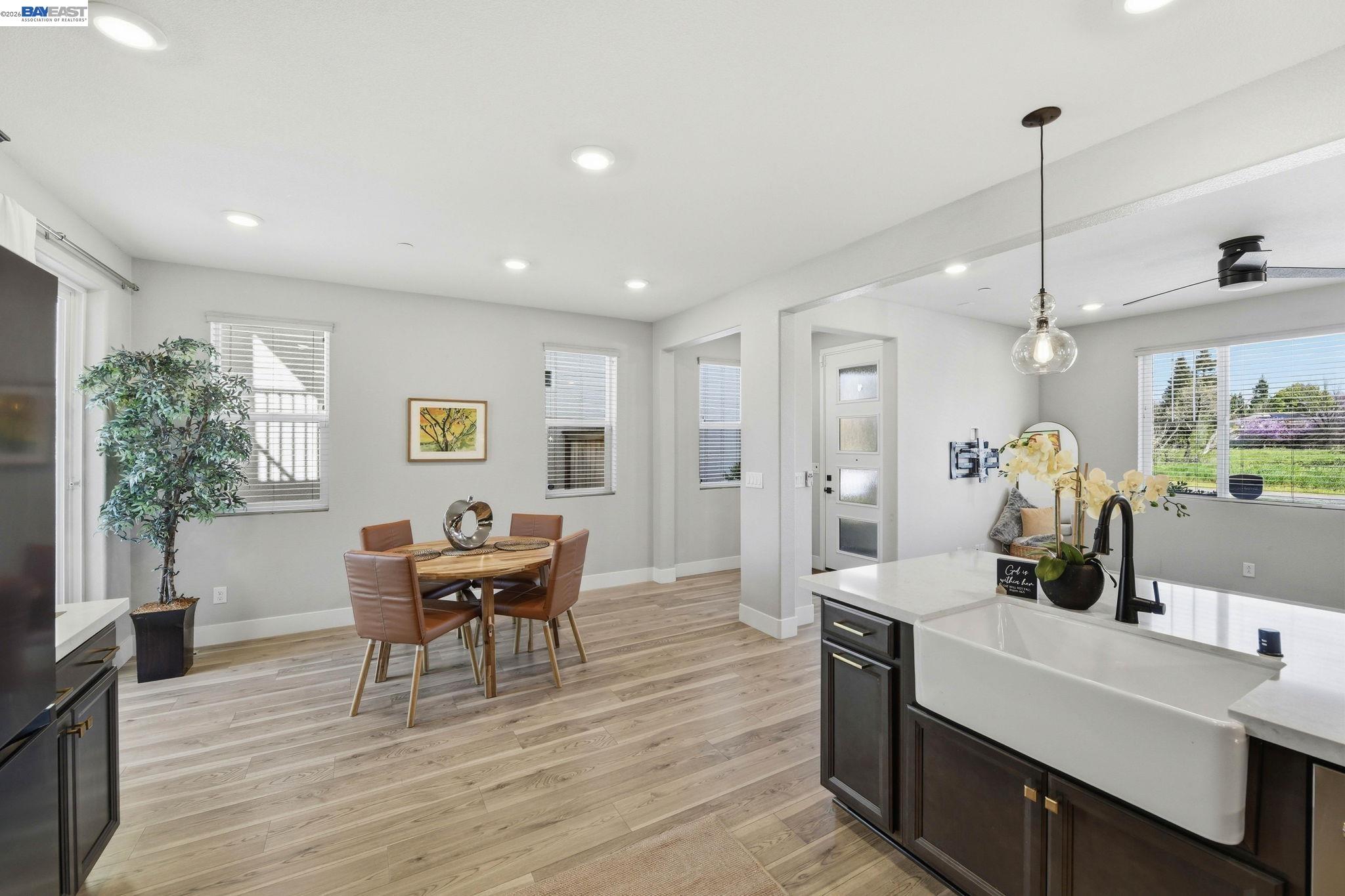 Detail Gallery Image 14 of 60 For 2965 Hazel Gaze St, Sacramento,  CA 95833 - 3 Beds | 3 Baths