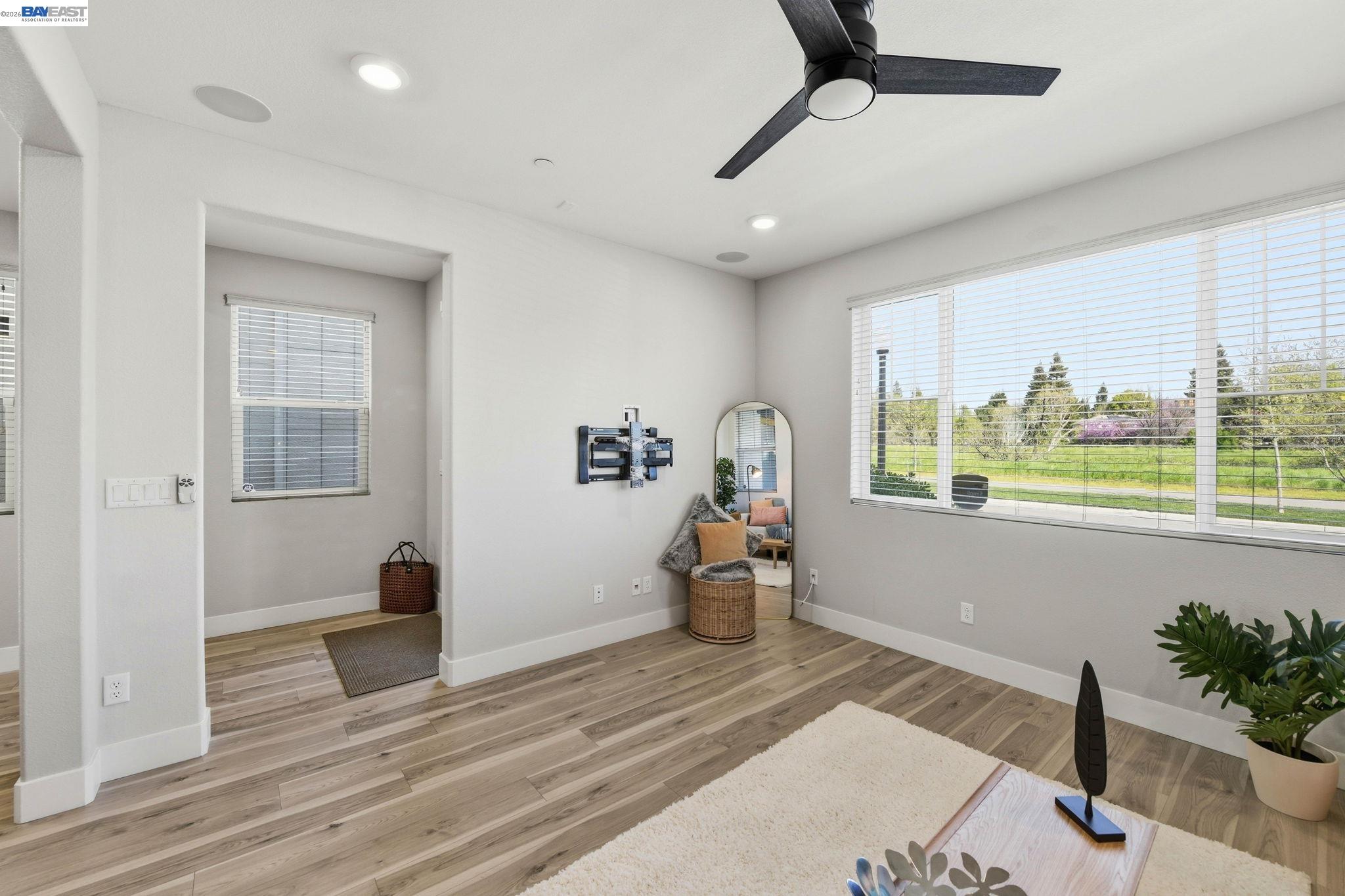 Detail Gallery Image 15 of 60 For 2965 Hazel Gaze St, Sacramento,  CA 95833 - 3 Beds | 3 Baths