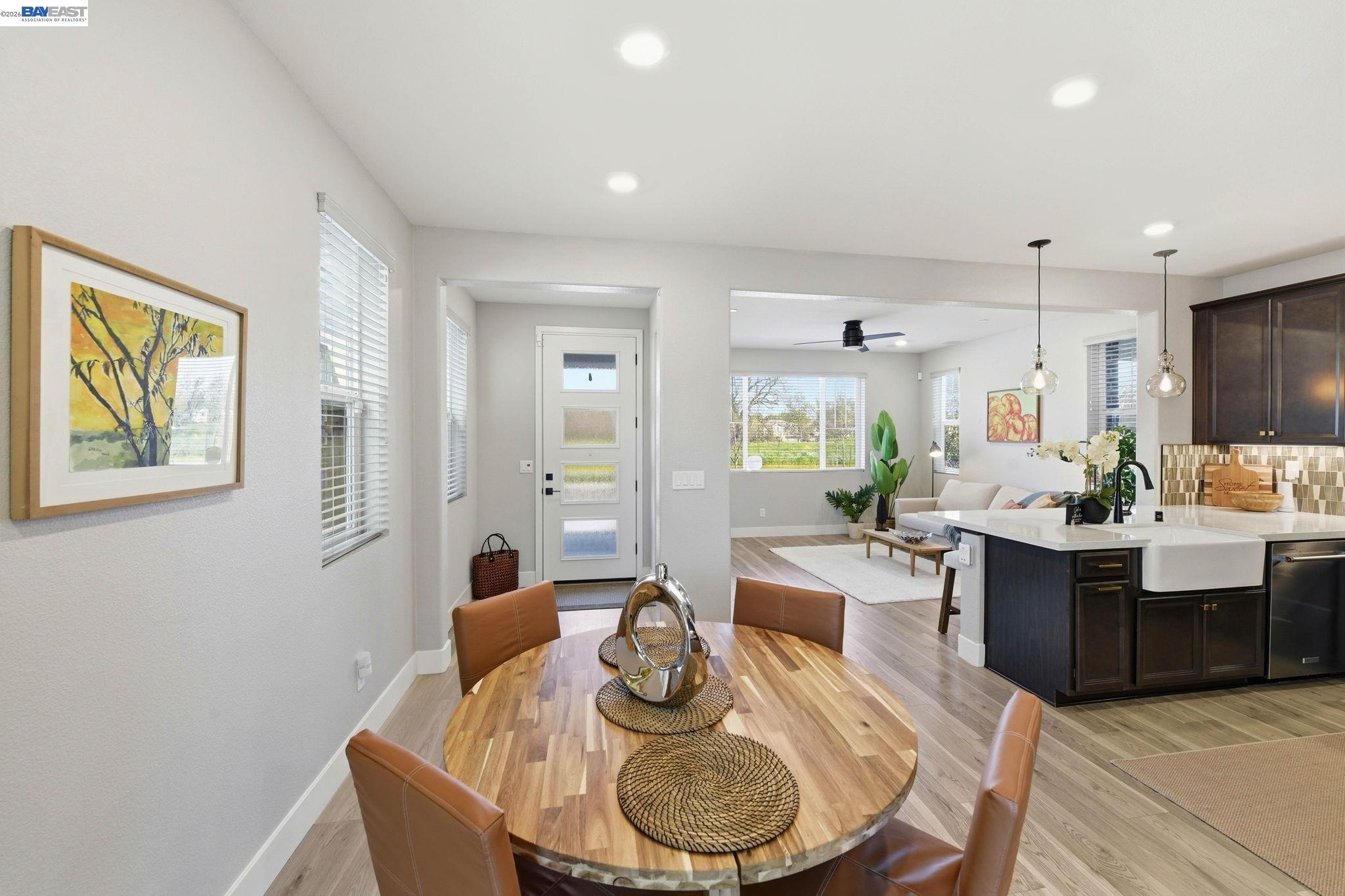 Detail Gallery Image 17 of 60 For 2965 Hazel Gaze St, Sacramento,  CA 95833 - 3 Beds | 3 Baths