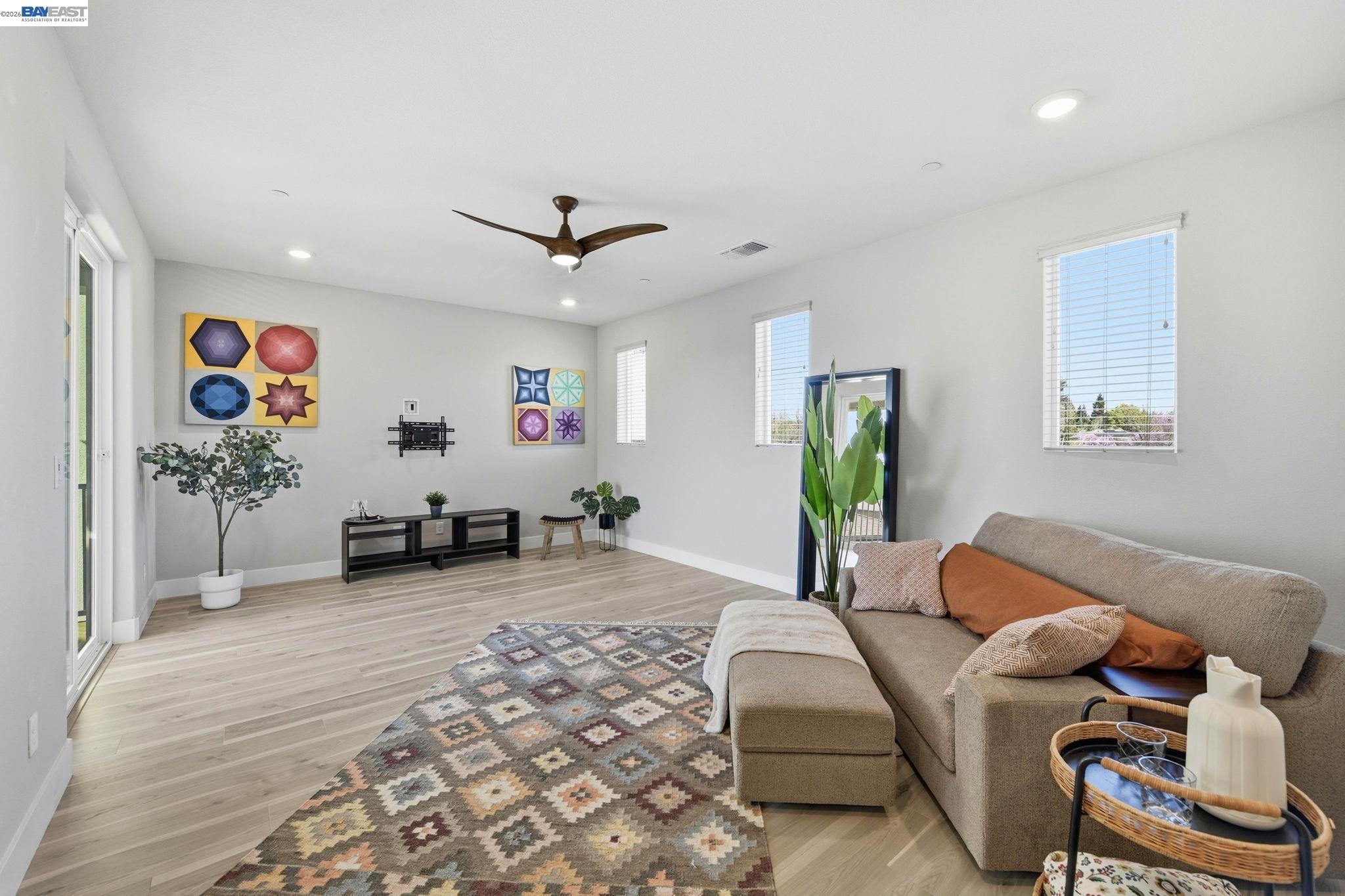 Detail Gallery Image 19 of 60 For 2965 Hazel Gaze St, Sacramento,  CA 95833 - 3 Beds | 3 Baths