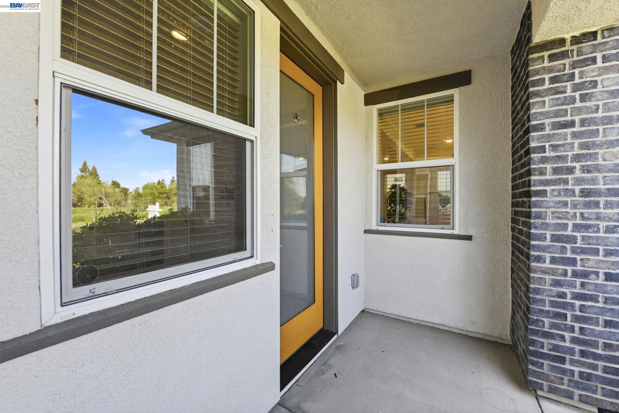 Detail Gallery Image 3 of 60 For 2965 Hazel Gaze St, Sacramento,  CA 95833 - 3 Beds | 3 Baths