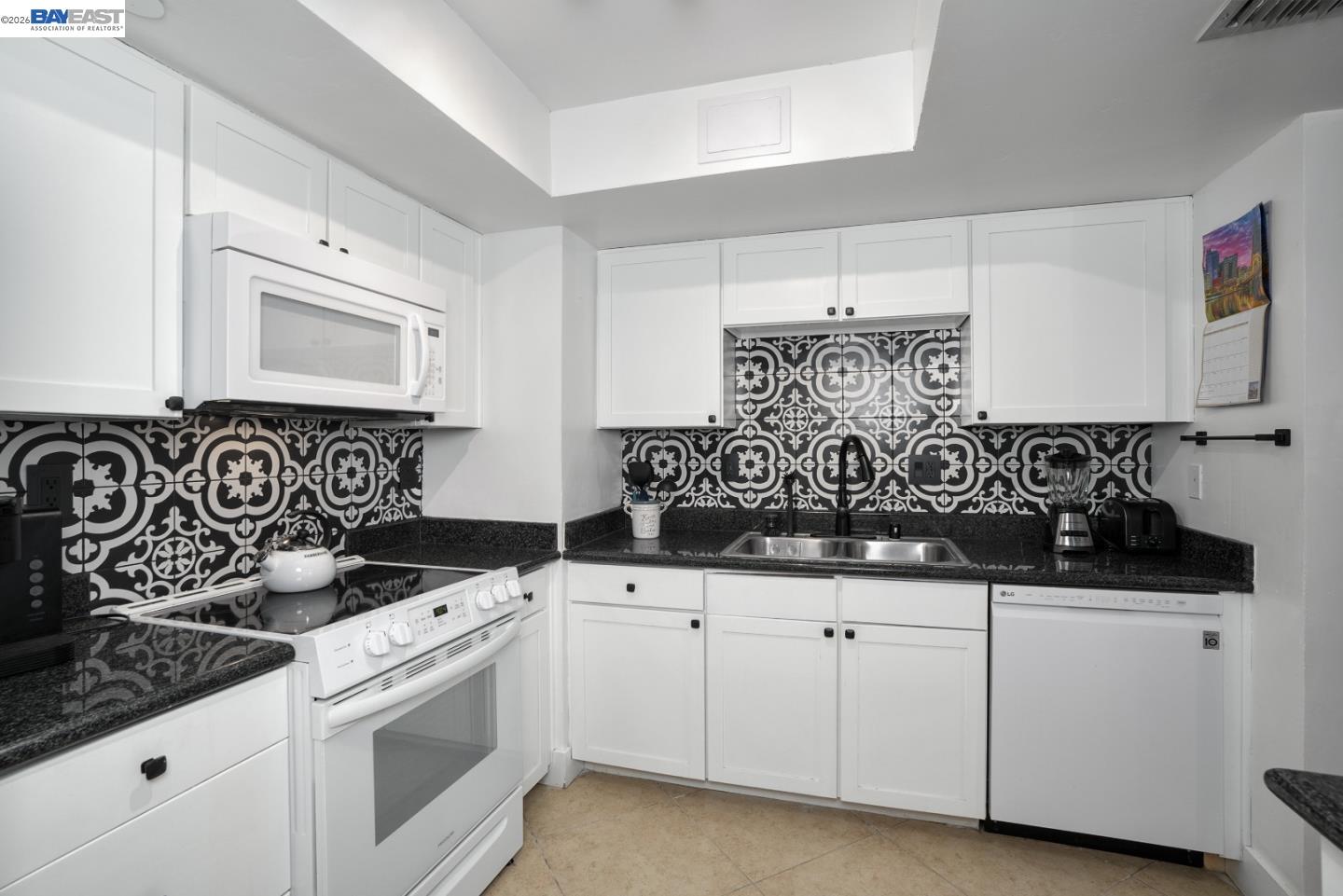 Detail Gallery Image 2 of 22 For 500 N St #205,  Sacramento,  CA 95814 - 2 Beds | 2 Baths