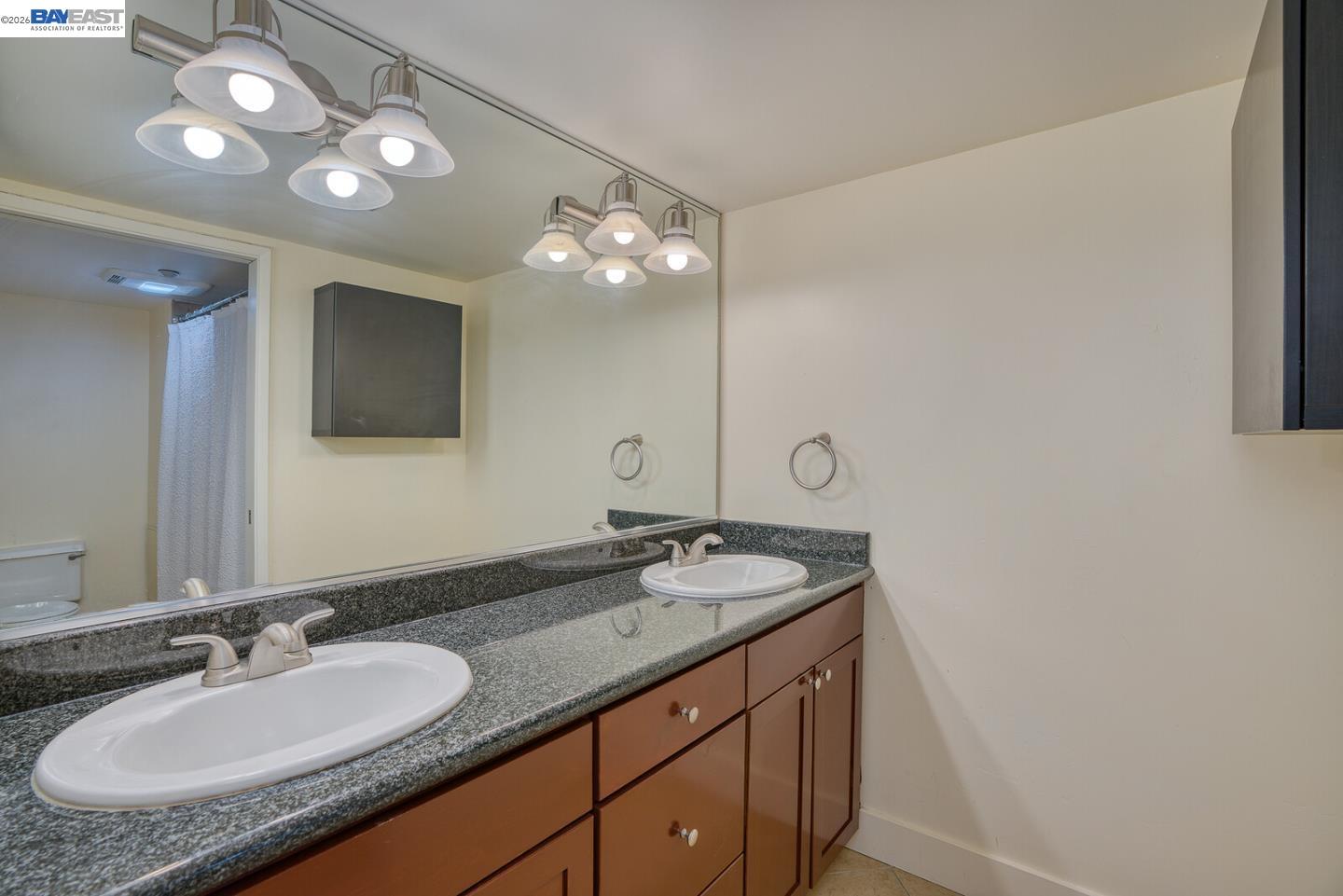 Detail Gallery Image 15 of 22 For 500 N St #205,  Sacramento,  CA 95814 - 2 Beds | 2 Baths