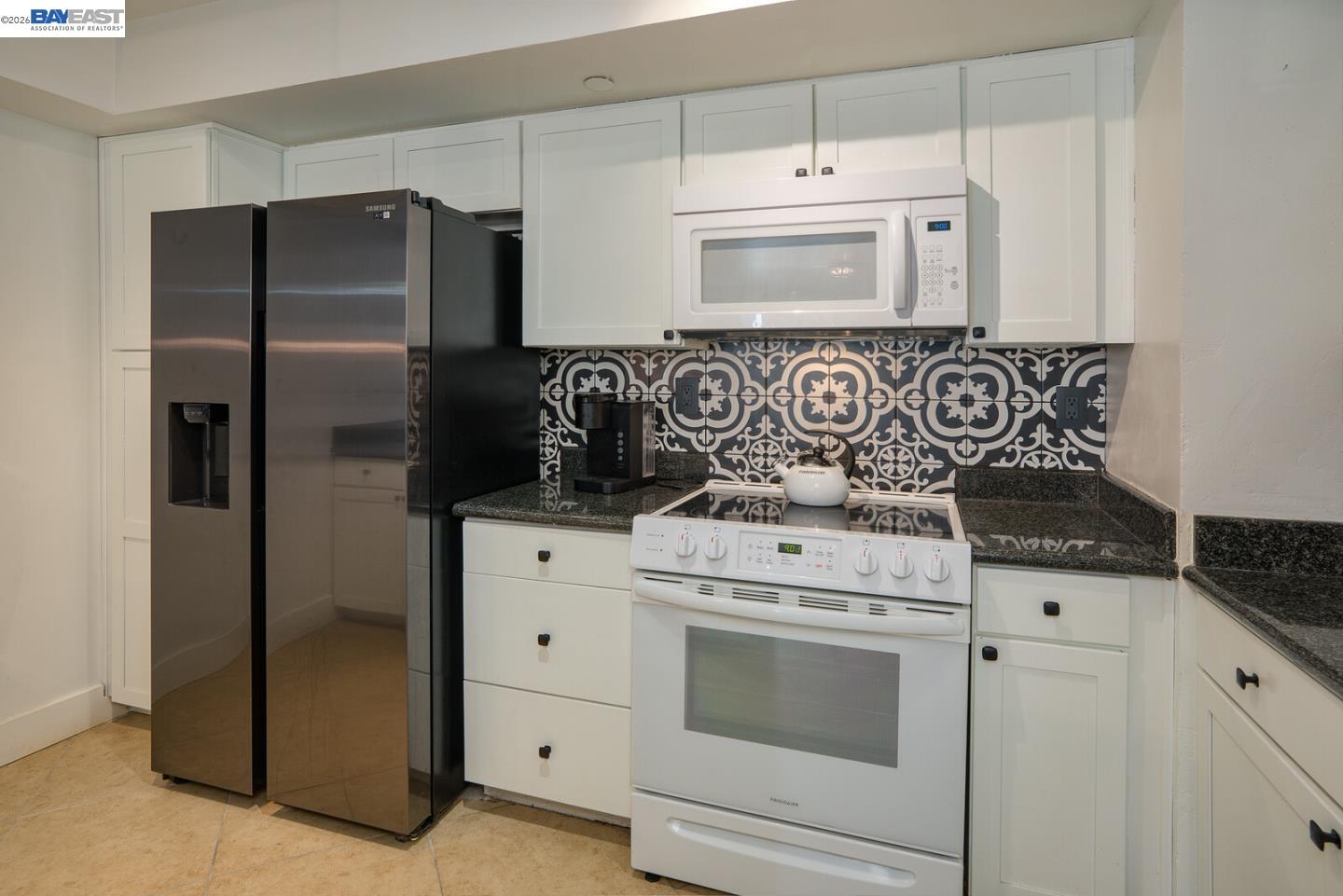 Detail Gallery Image 4 of 22 For 500 N St #205,  Sacramento,  CA 95814 - 2 Beds | 2 Baths