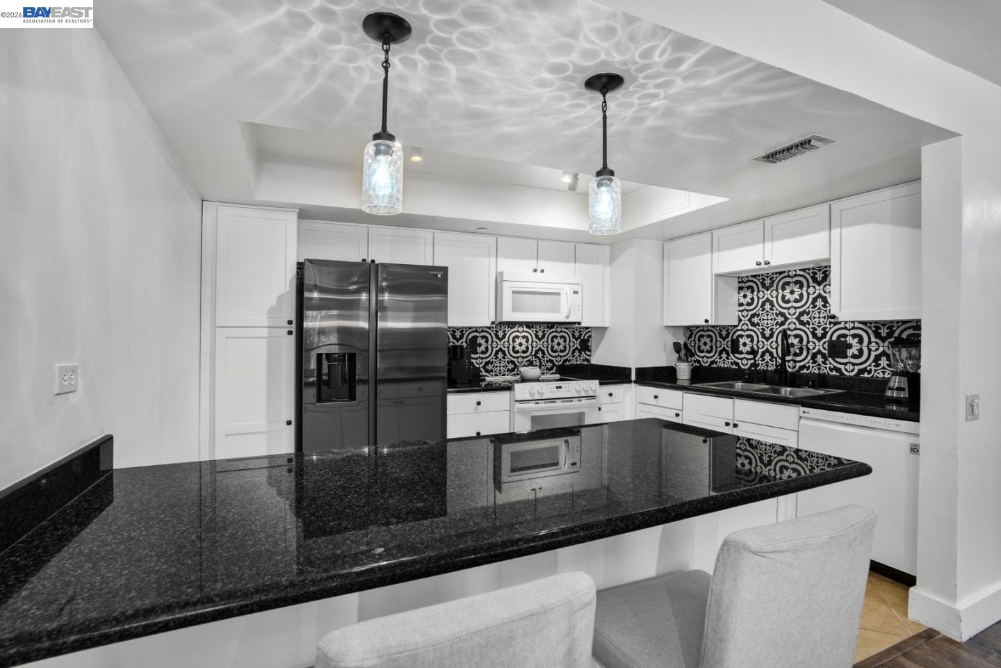 Detail Gallery Image 5 of 22 For 500 N St #205,  Sacramento,  CA 95814 - 2 Beds | 2 Baths