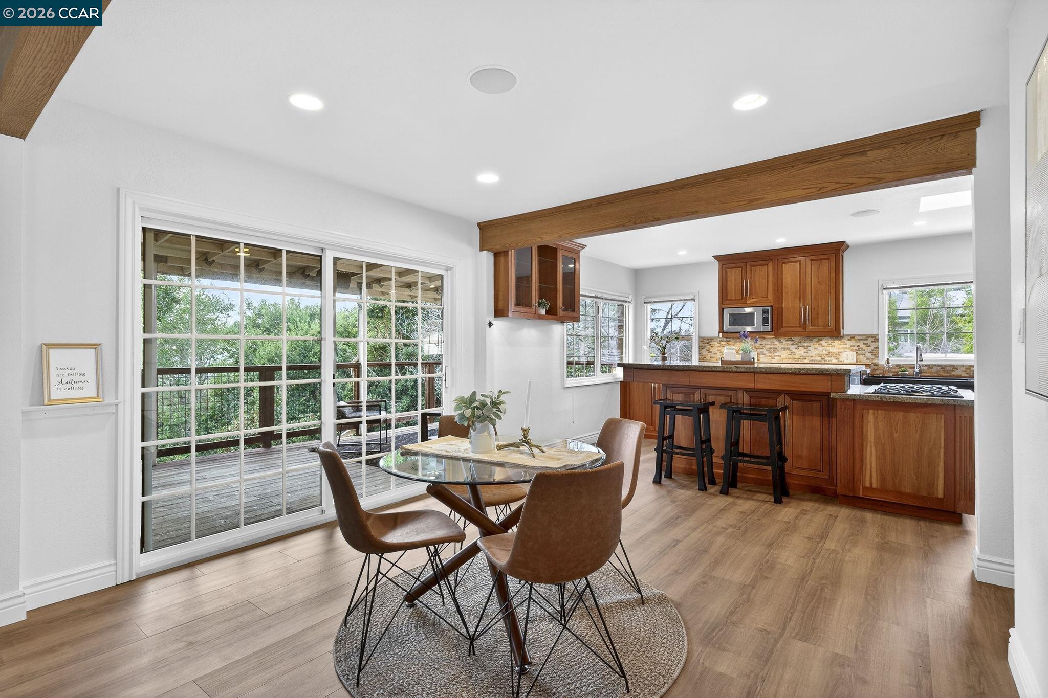 Detail Gallery Image 14 of 60 For 7333 Sunkist Dr, Oakland,  CA 94605-2658 - 3 Beds | 2 Baths