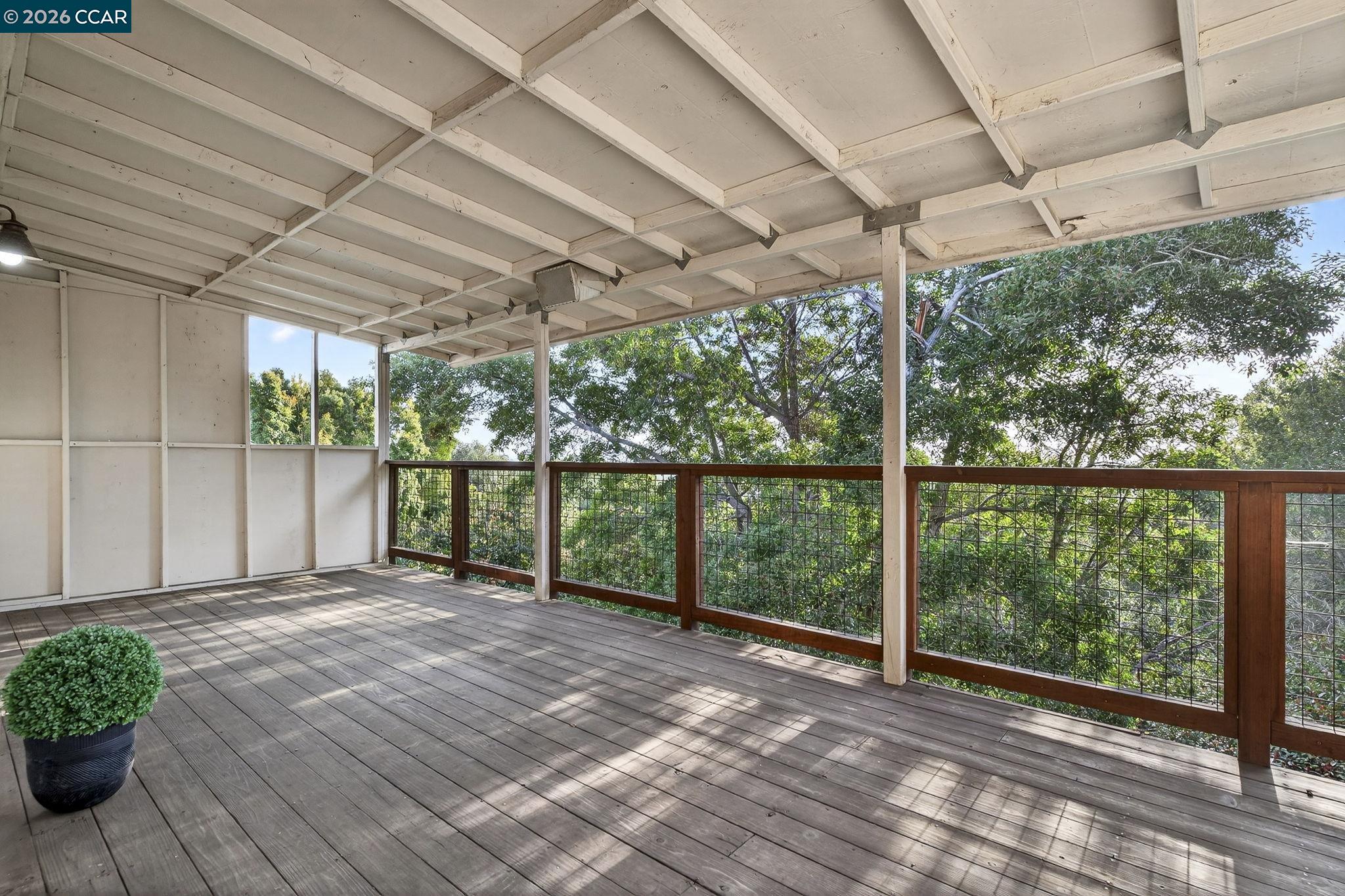 Detail Gallery Image 39 of 60 For 7333 Sunkist Dr, Oakland,  CA 94605-2658 - 3 Beds | 2 Baths