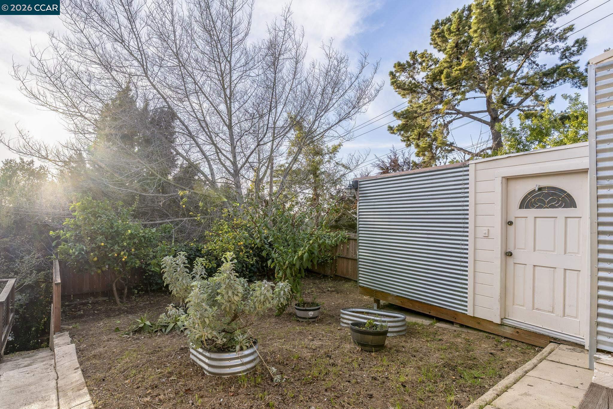 Detail Gallery Image 56 of 60 For 7333 Sunkist Dr, Oakland,  CA 94605-2658 - 3 Beds | 2 Baths