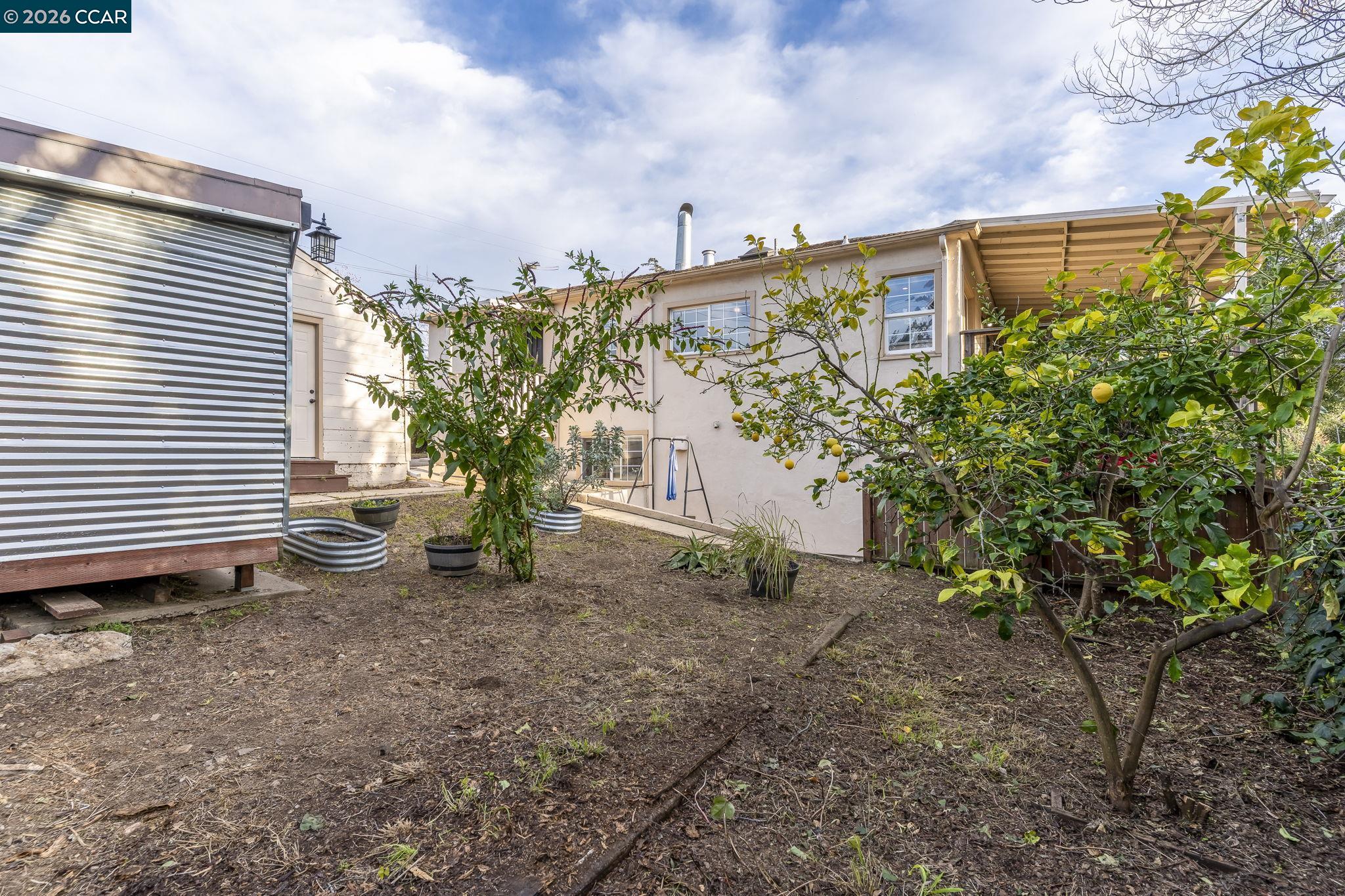 Detail Gallery Image 57 of 60 For 7333 Sunkist Dr, Oakland,  CA 94605-2658 - 3 Beds | 2 Baths