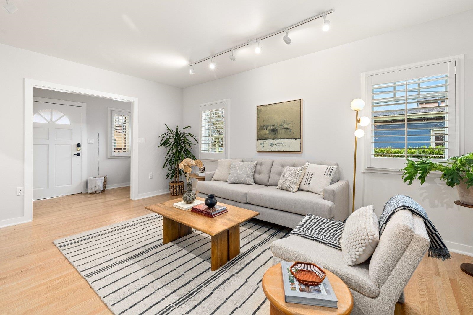 Detail Gallery Image 4 of 56 For 1360 Acton St, Berkeley,  CA 94706 - 3 Beds | 2 Baths