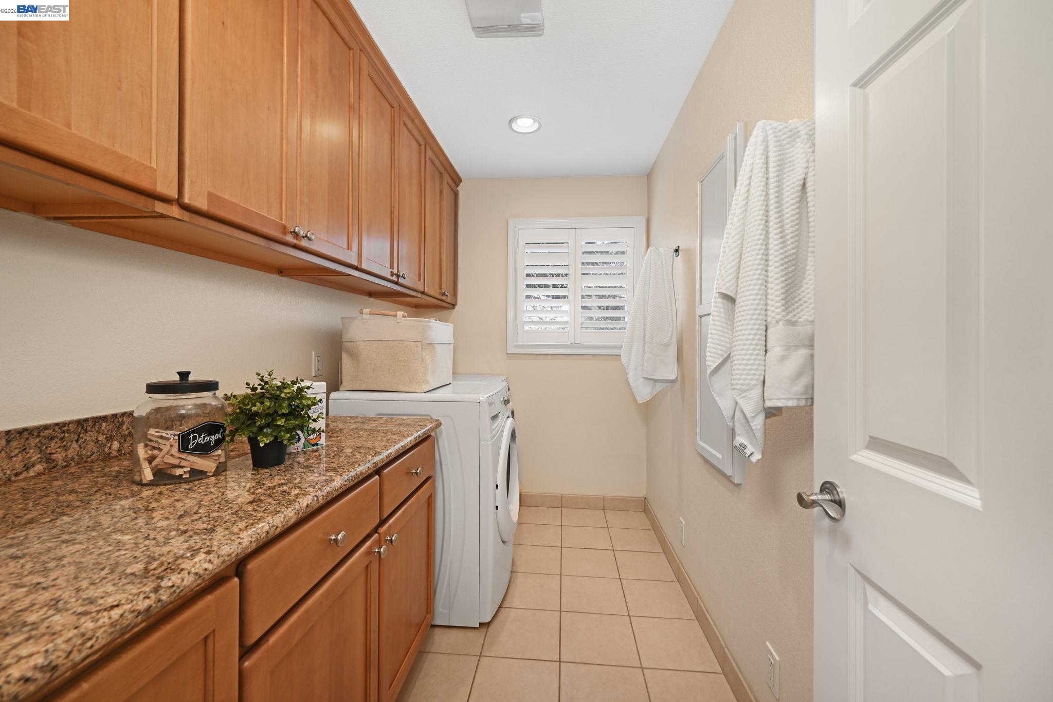 Detail Gallery Image 19 of 36 For 372 Borica Dr, Danville,  CA 94526 - 4 Beds | 2/1 Baths