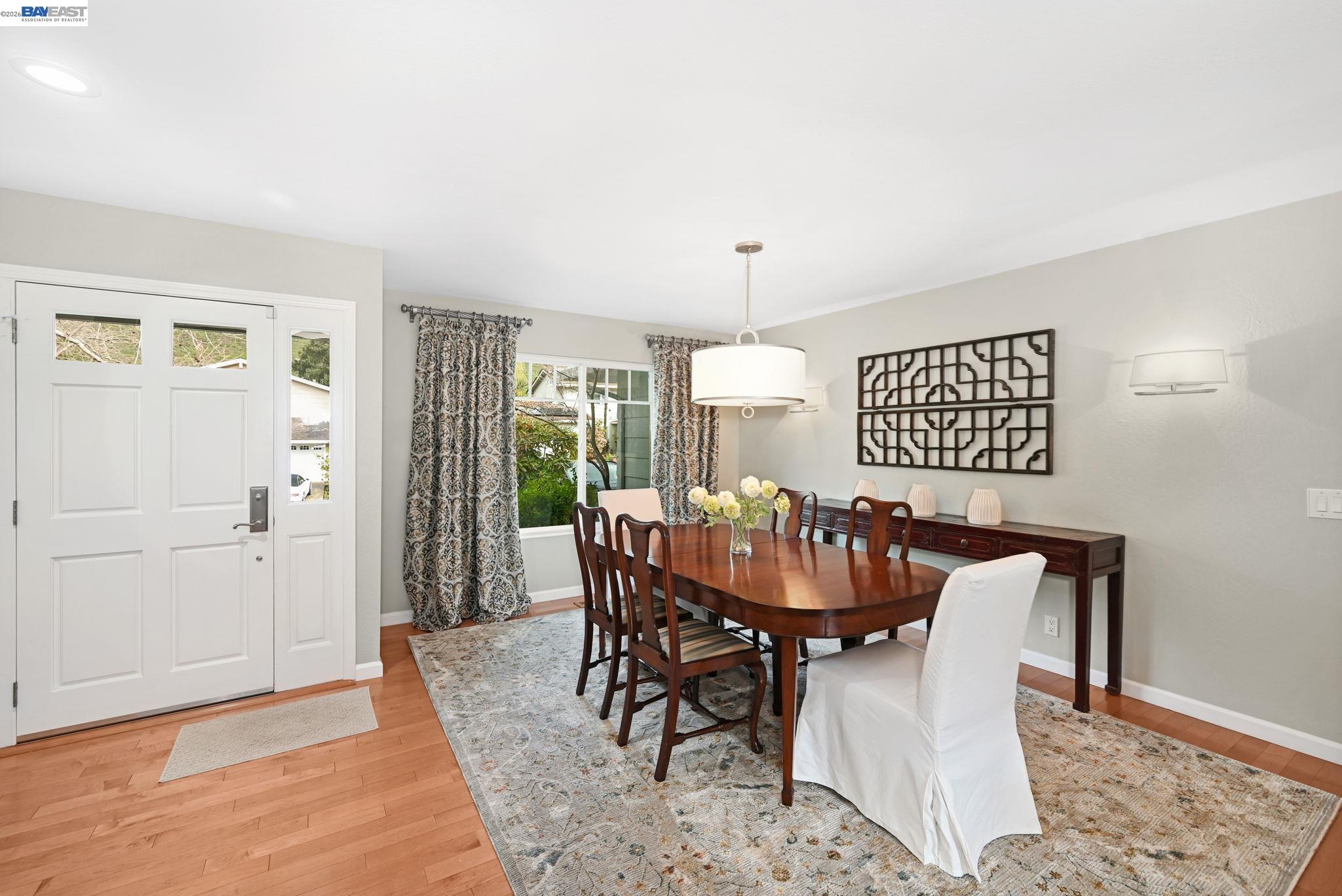 Detail Gallery Image 3 of 36 For 372 Borica Dr, Danville,  CA 94526 - 4 Beds | 2/1 Baths