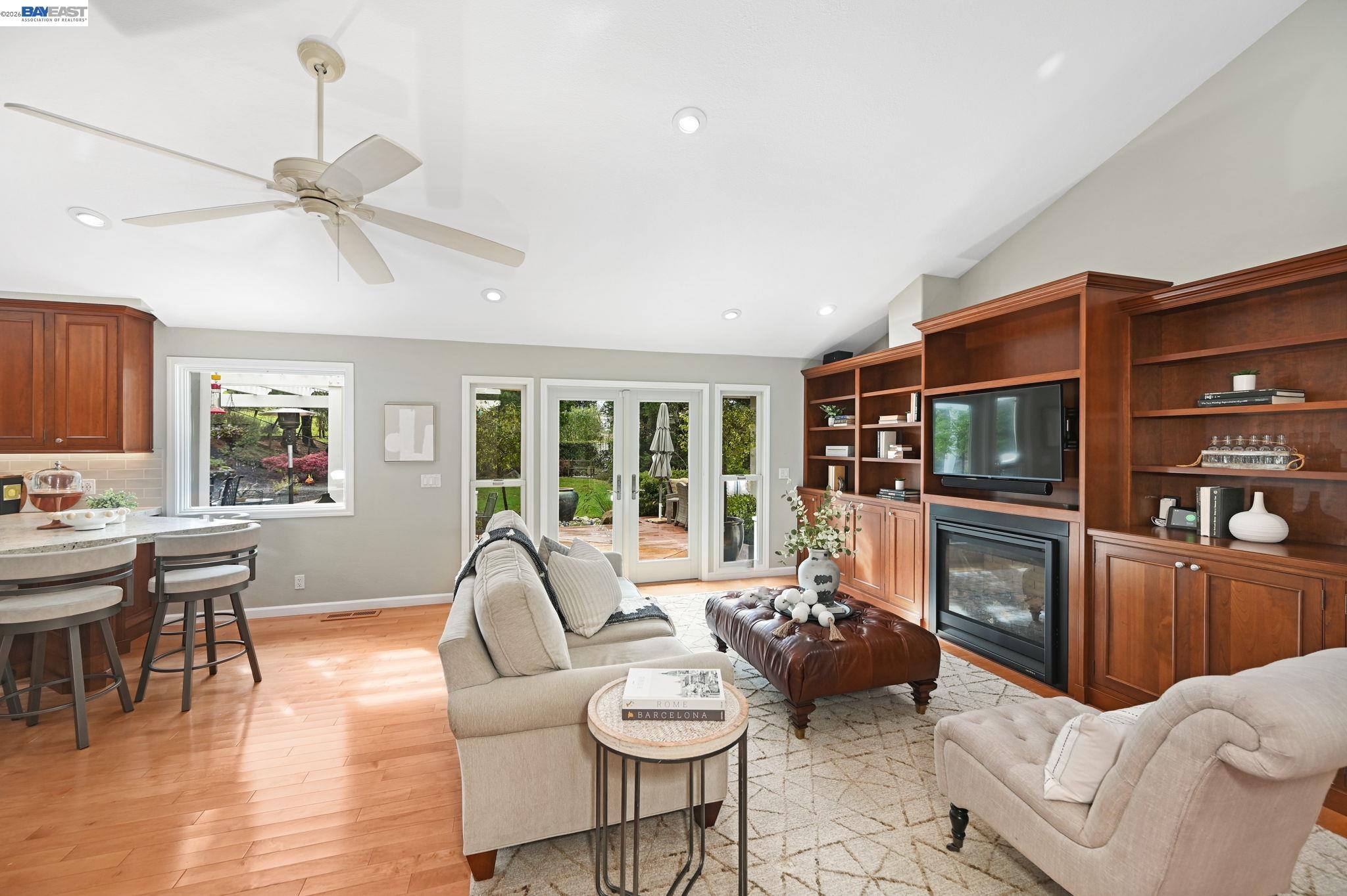 Detail Gallery Image 7 of 36 For 372 Borica Dr, Danville,  CA 94526 - 4 Beds | 2/1 Baths