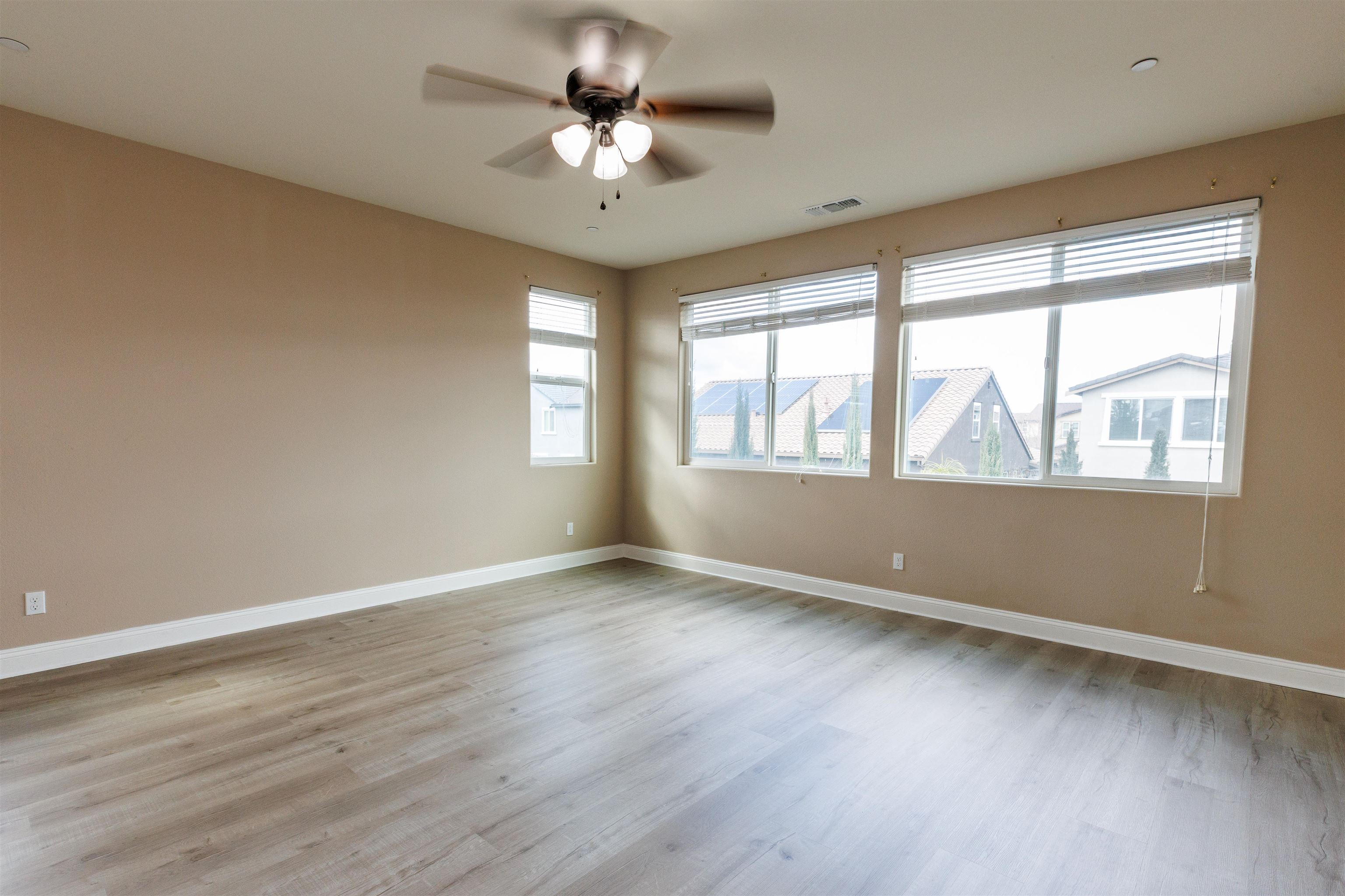 Detail Gallery Image 7 of 19 For 967 Dainty Ave, Brentwood,  CA 94513 - 5 Beds | 4 Baths