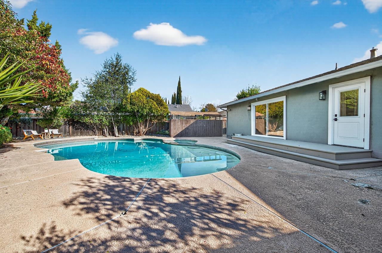 Detail Gallery Image 34 of 49 For 2215 Sherry Ct, Livermore,  CA 94550 - 4 Beds | 3 Baths