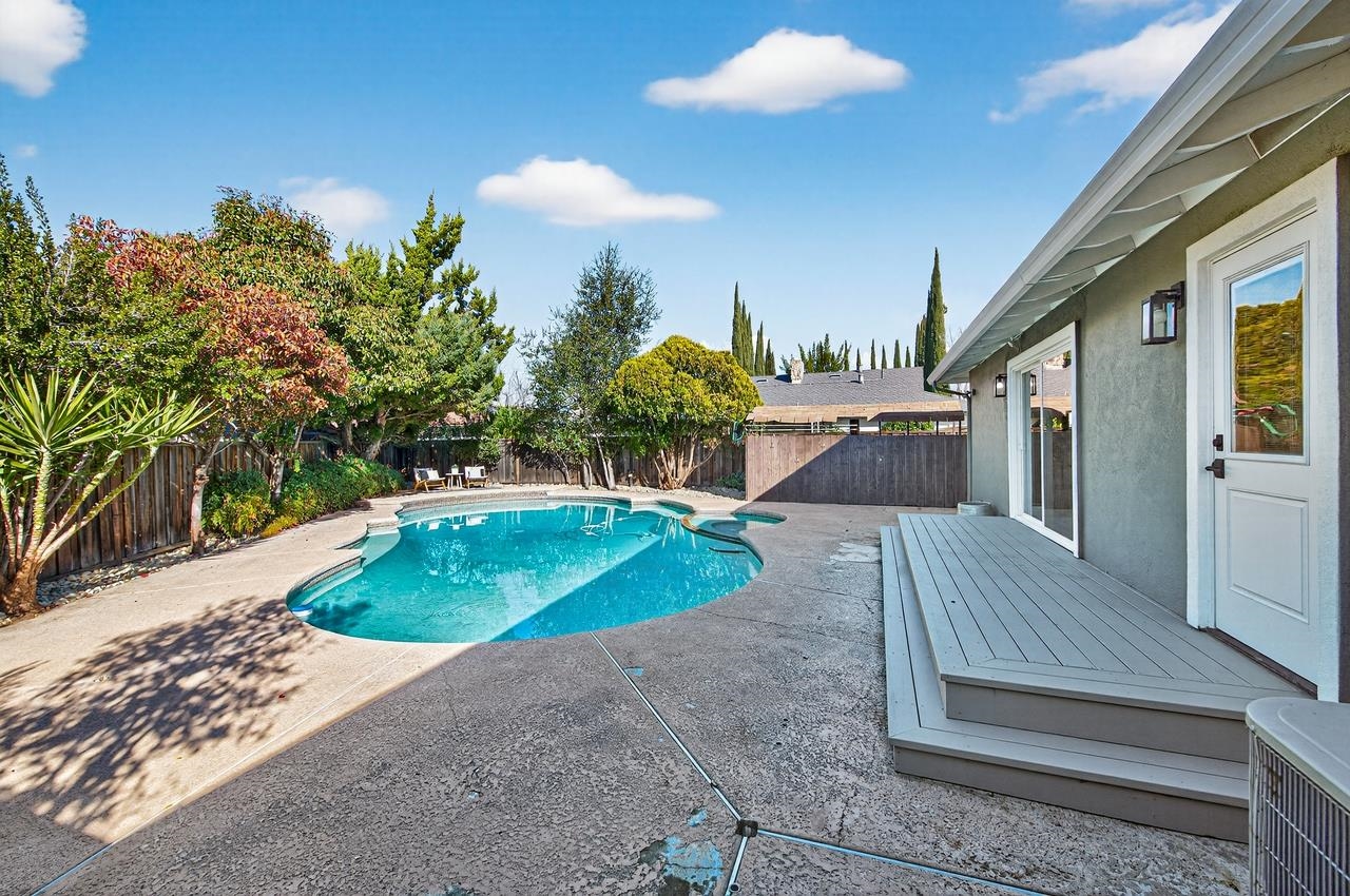 Detail Gallery Image 35 of 49 For 2215 Sherry Ct, Livermore,  CA 94550 - 4 Beds | 3 Baths