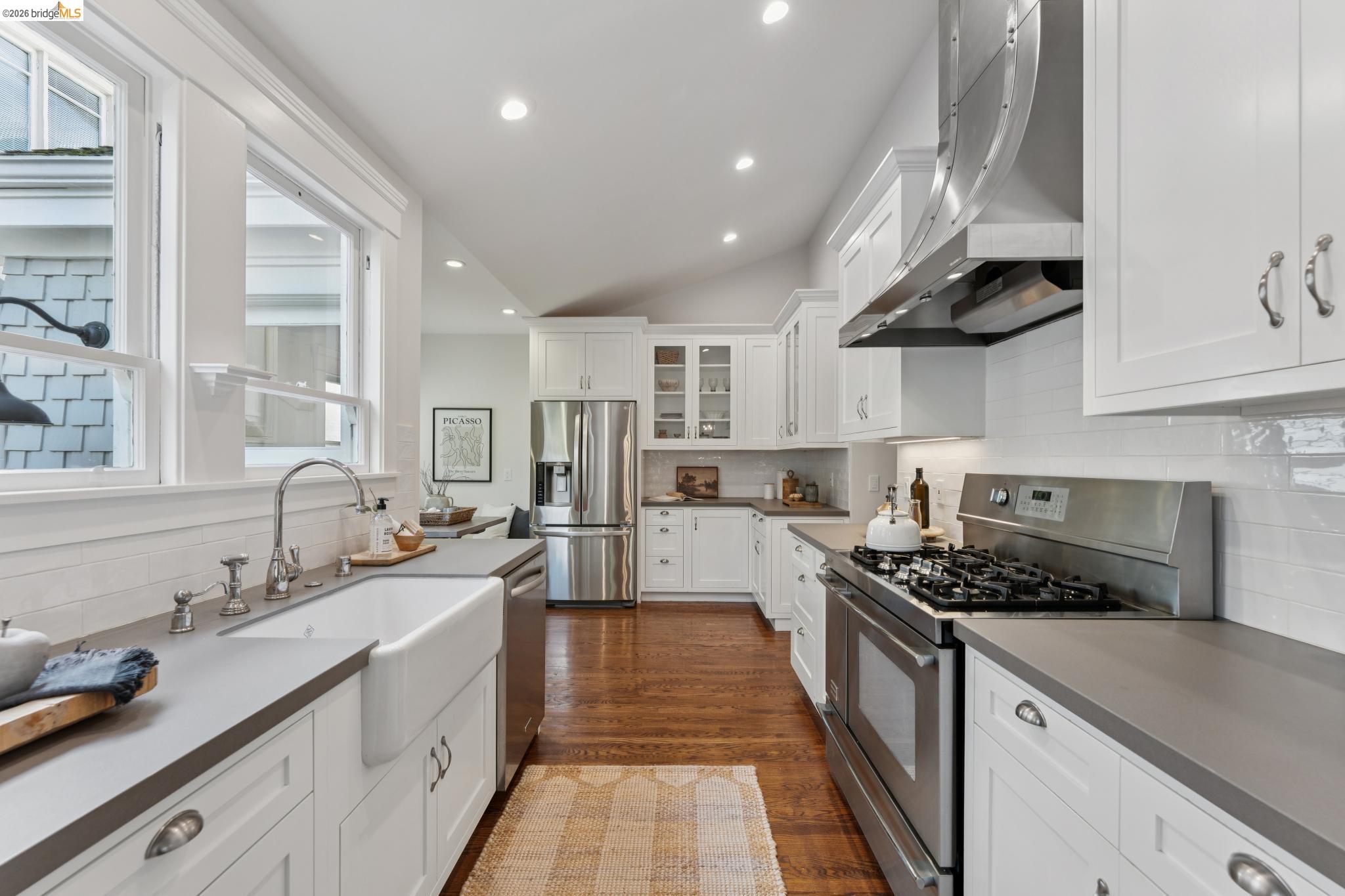 Detail Gallery Image 12 of 60 For 23 Monte Avenue, Piedmont,  CA 94611 - 4 Beds | 4 Baths