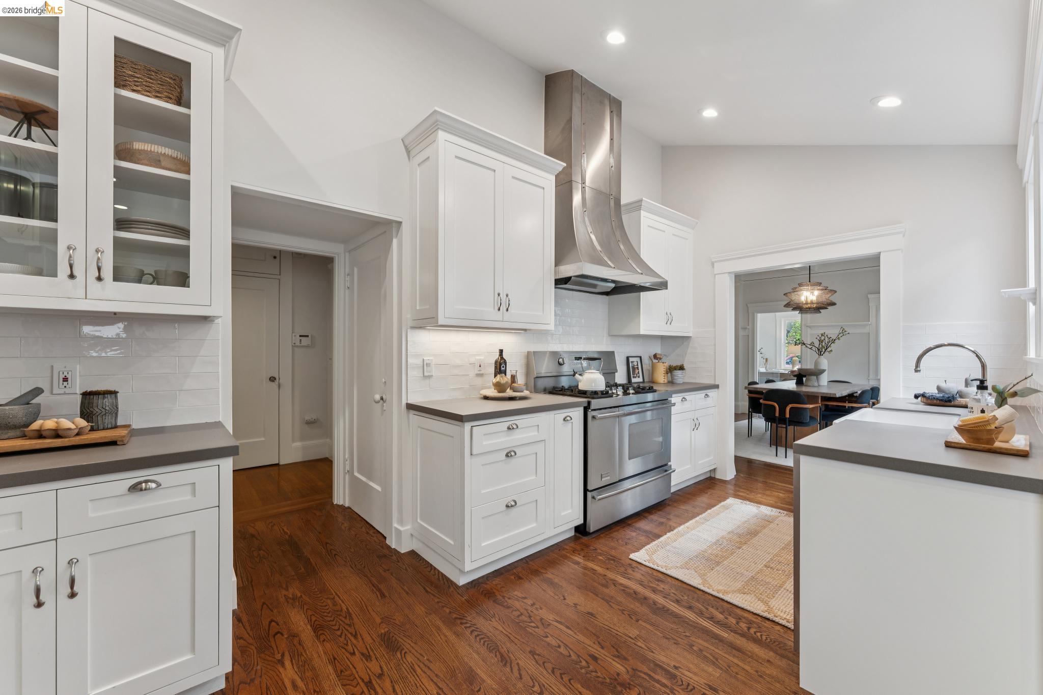 Detail Gallery Image 14 of 60 For 23 Monte Avenue, Piedmont,  CA 94611 - 4 Beds | 4 Baths