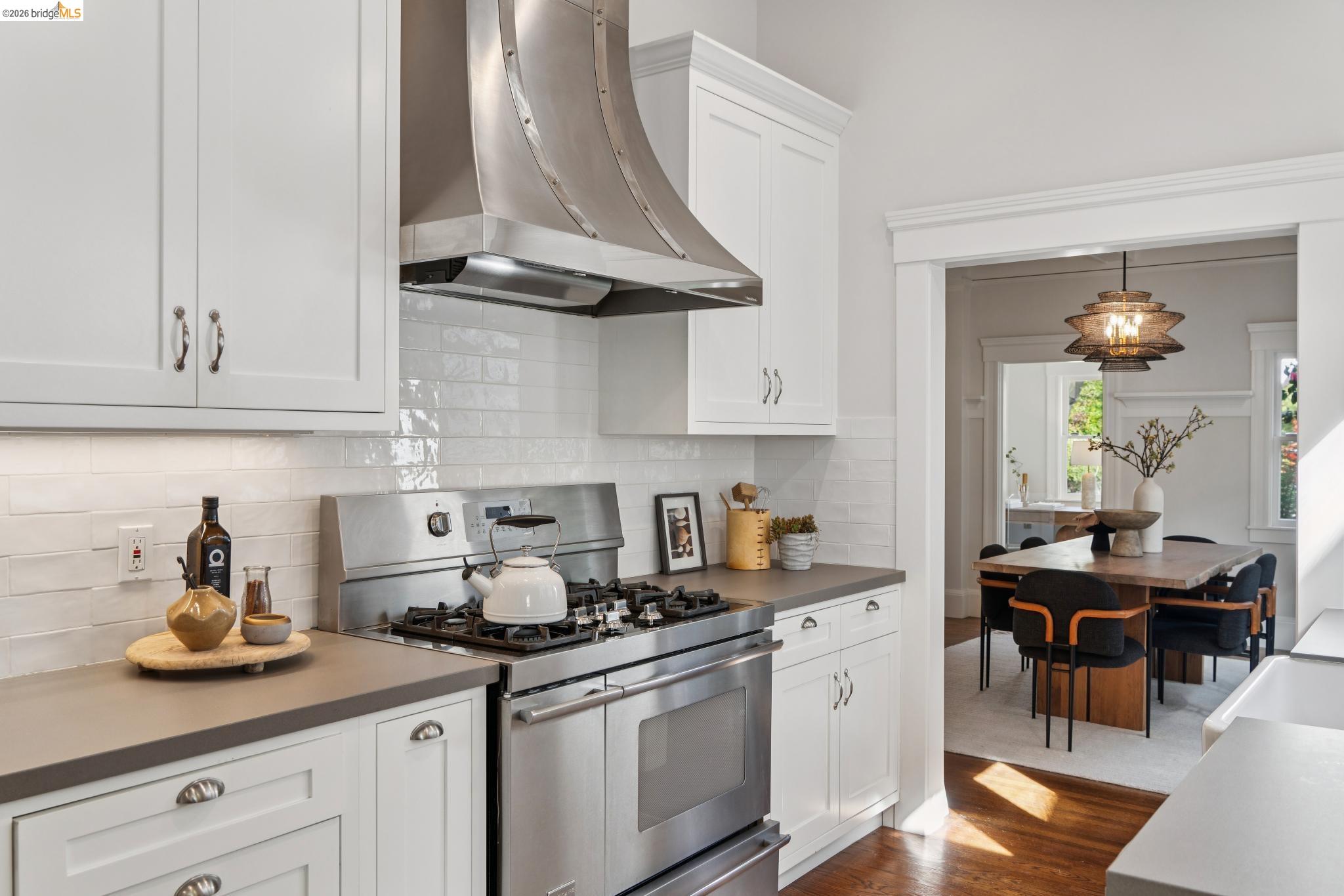 Detail Gallery Image 15 of 60 For 23 Monte Avenue, Piedmont,  CA 94611 - 4 Beds | 4 Baths