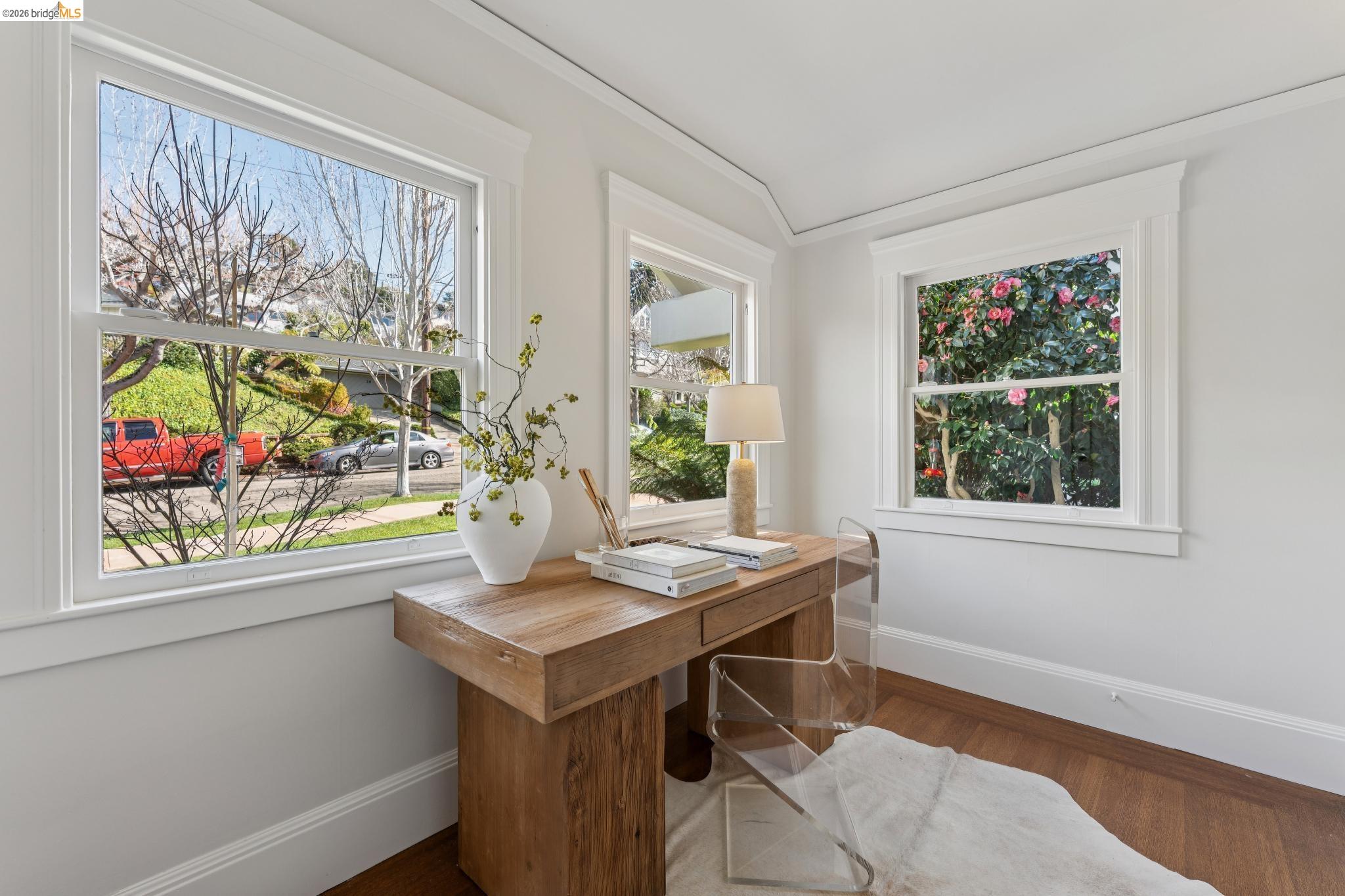 Detail Gallery Image 16 of 60 For 23 Monte Avenue, Piedmont,  CA 94611 - 4 Beds | 4 Baths