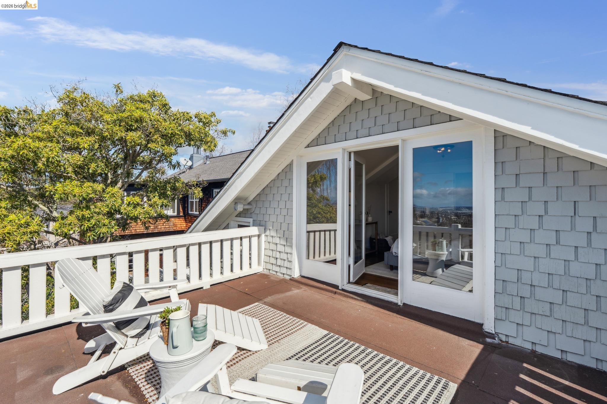 Detail Gallery Image 37 of 60 For 23 Monte Avenue, Piedmont,  CA 94611 - 4 Beds | 4 Baths