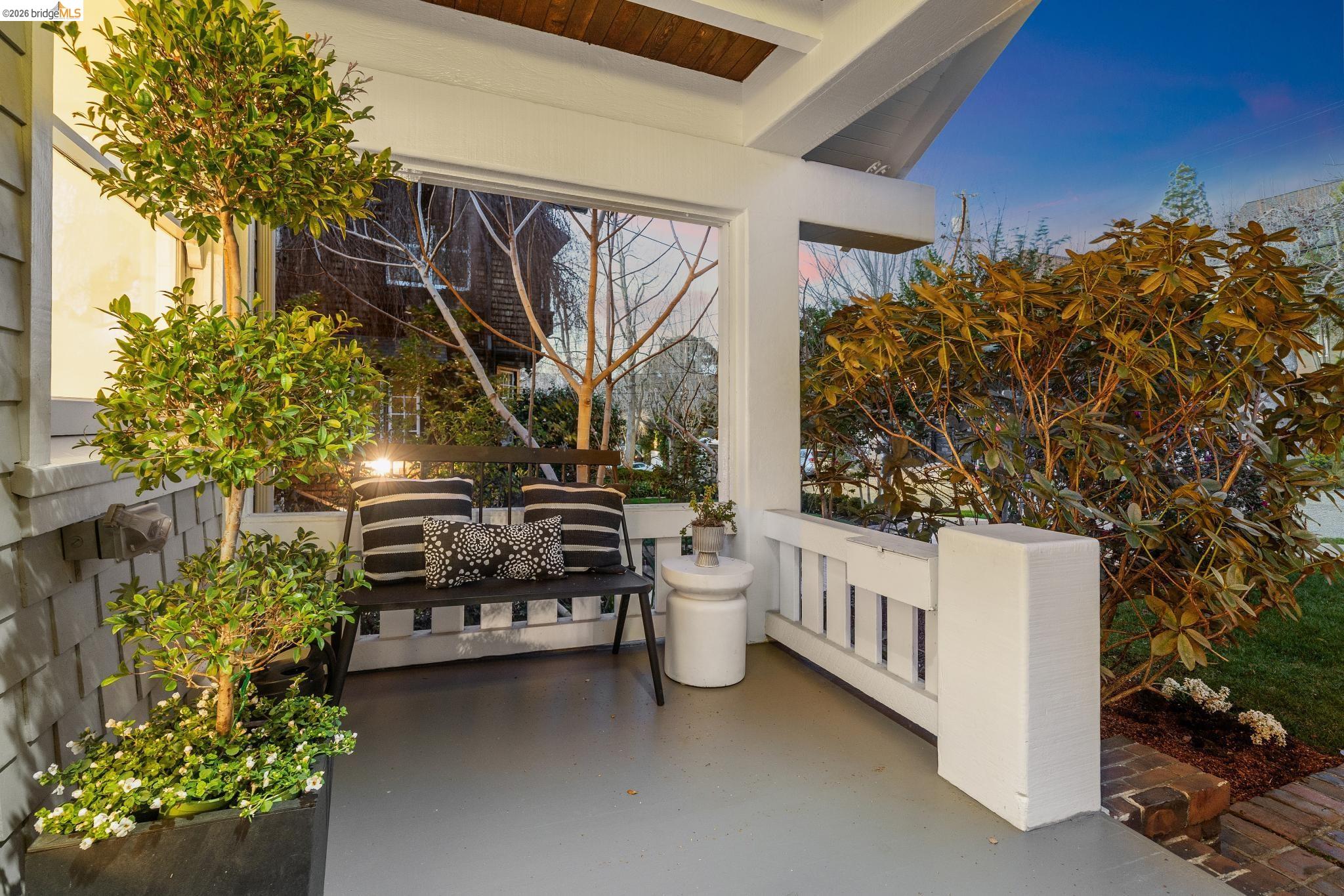 Detail Gallery Image 54 of 60 For 23 Monte Avenue, Piedmont,  CA 94611 - 4 Beds | 4 Baths