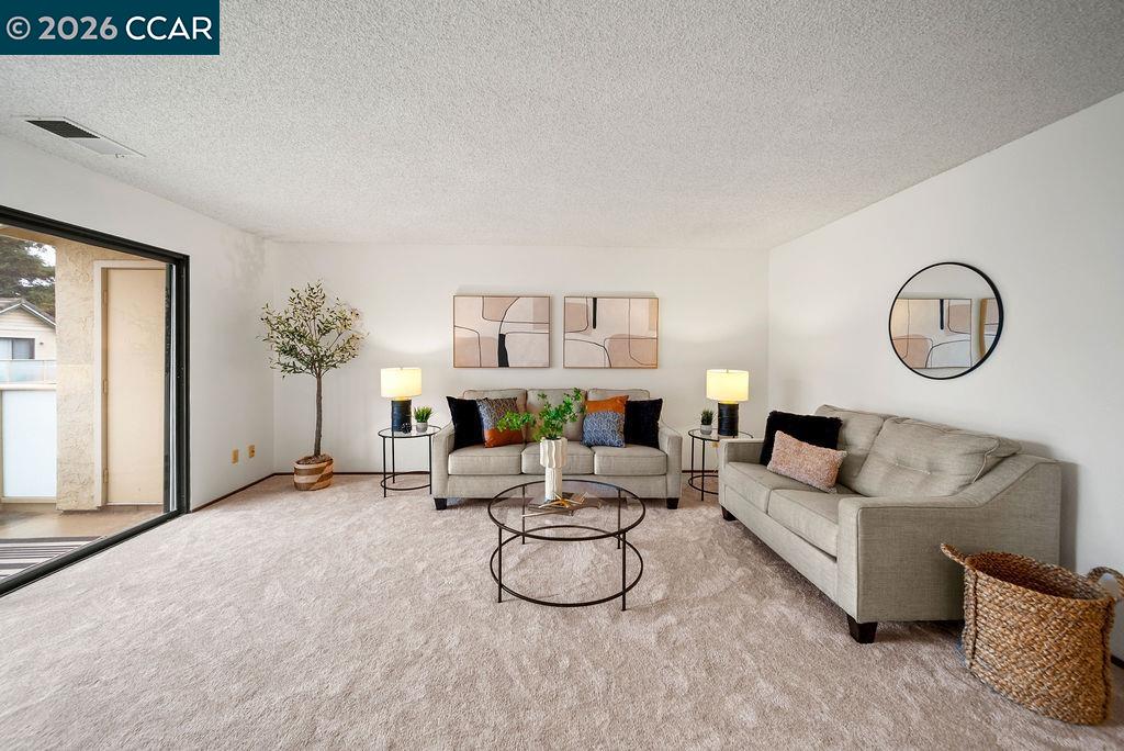 Photo #4: 41124042 Listing: Photo #4