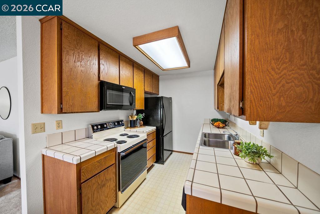 Photo #8: 41124042 Listing: Photo #8