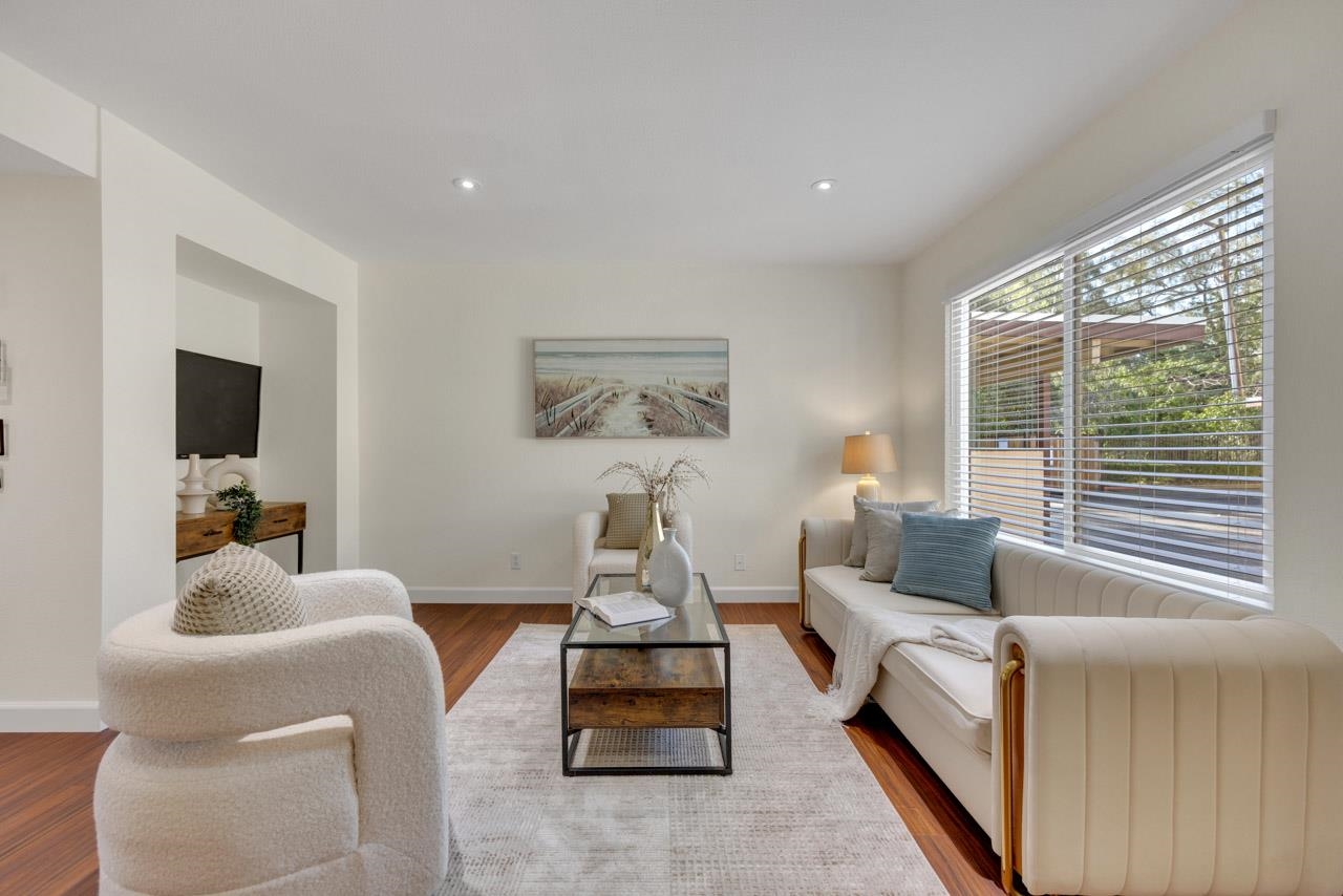 Photo #2: 41124046 Listing: Photo #2