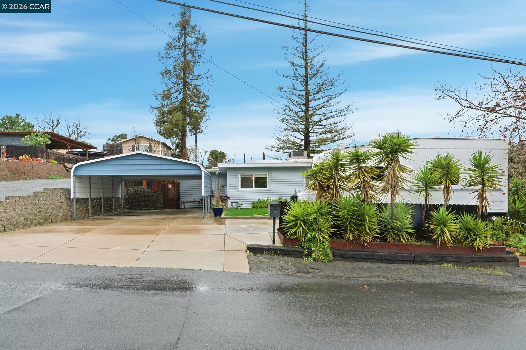 Front Image Thumbnail for CC41124048