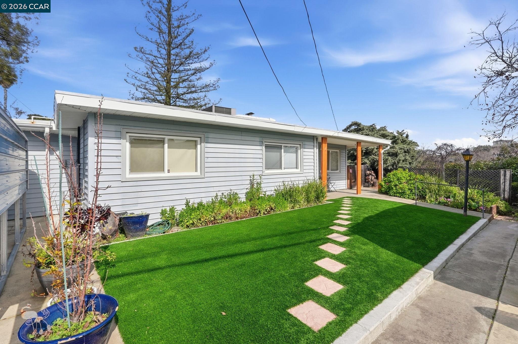 Detail Gallery Image 4 of 56 For 9 Morello Heights Dr, Martinez,  CA 94553 - 3 Beds | 2 Baths