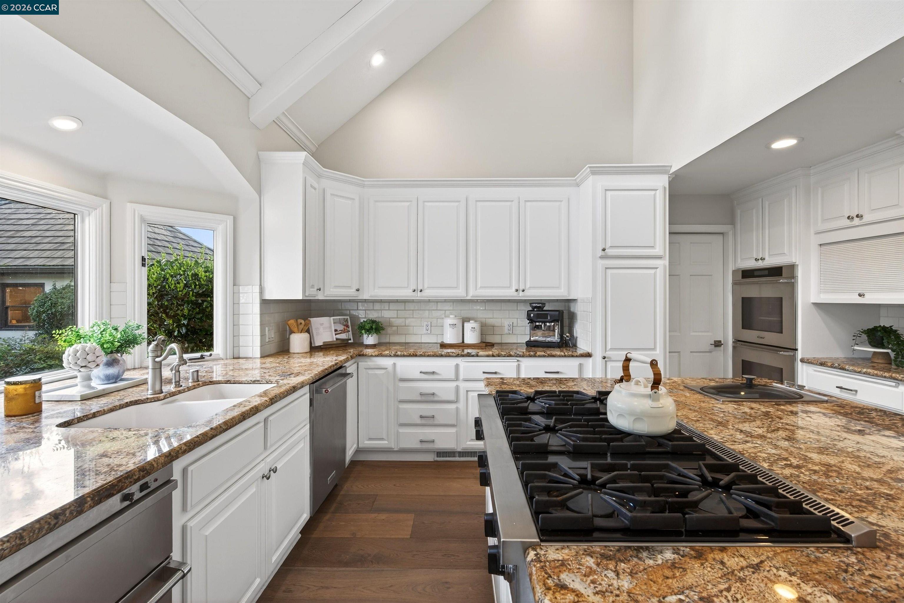 Detail Gallery Image 14 of 60 For 214 S Ridge Ct, Danville,  CA 94506 - 5 Beds | 5/1 Baths