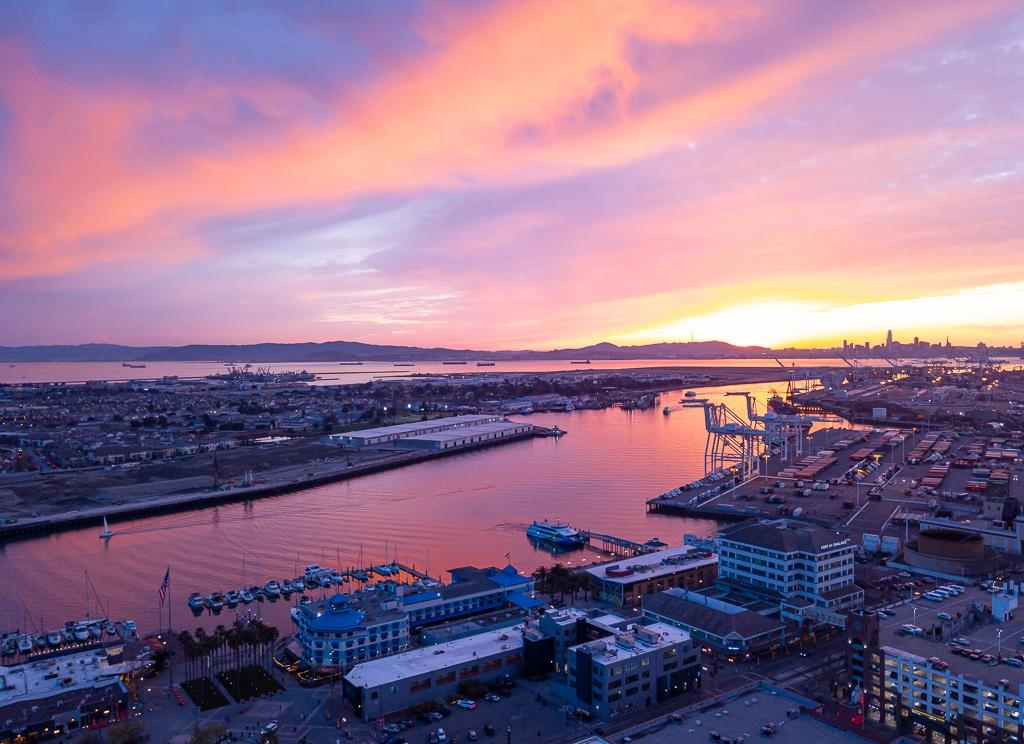 Detail Gallery Image 56 of 58 For 222 Broadway #1505,  Oakland,  CA 94607 - 2 Beds | 2/1 Baths