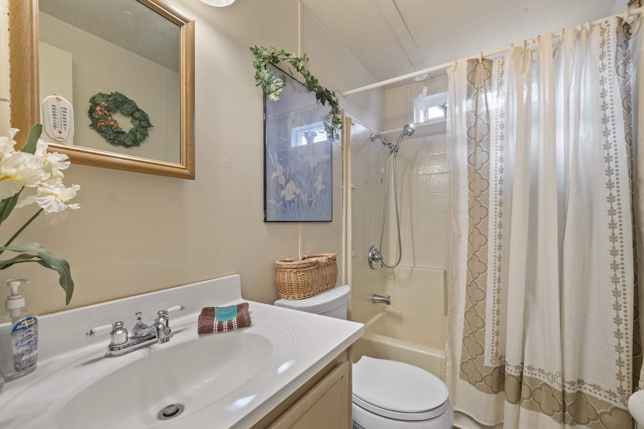 Detail Gallery Image 16 of 31 For 11991 Black Dr, Big Oak Flat,  CA 95305 - 3 Beds | 2 Baths