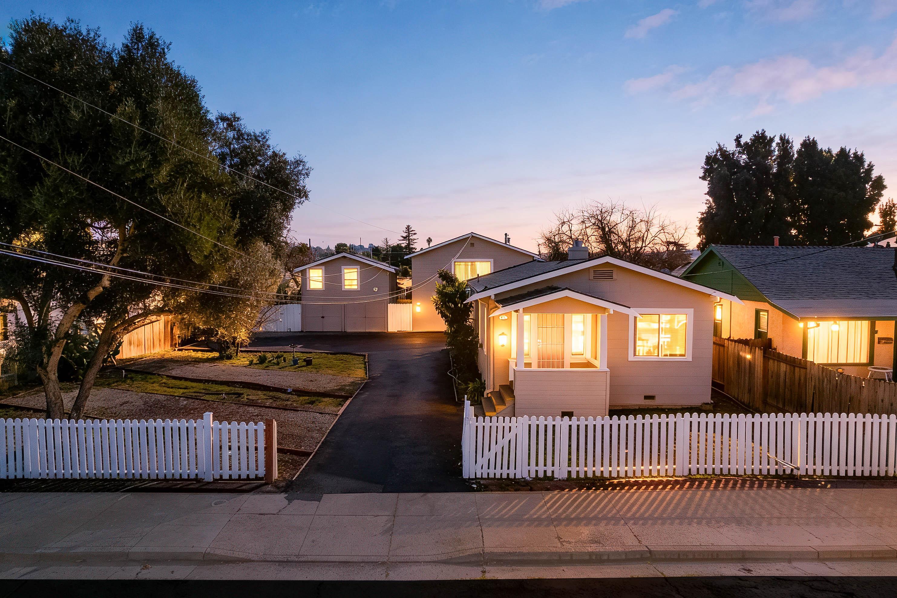 Front Image Thumbnail for EB41124061