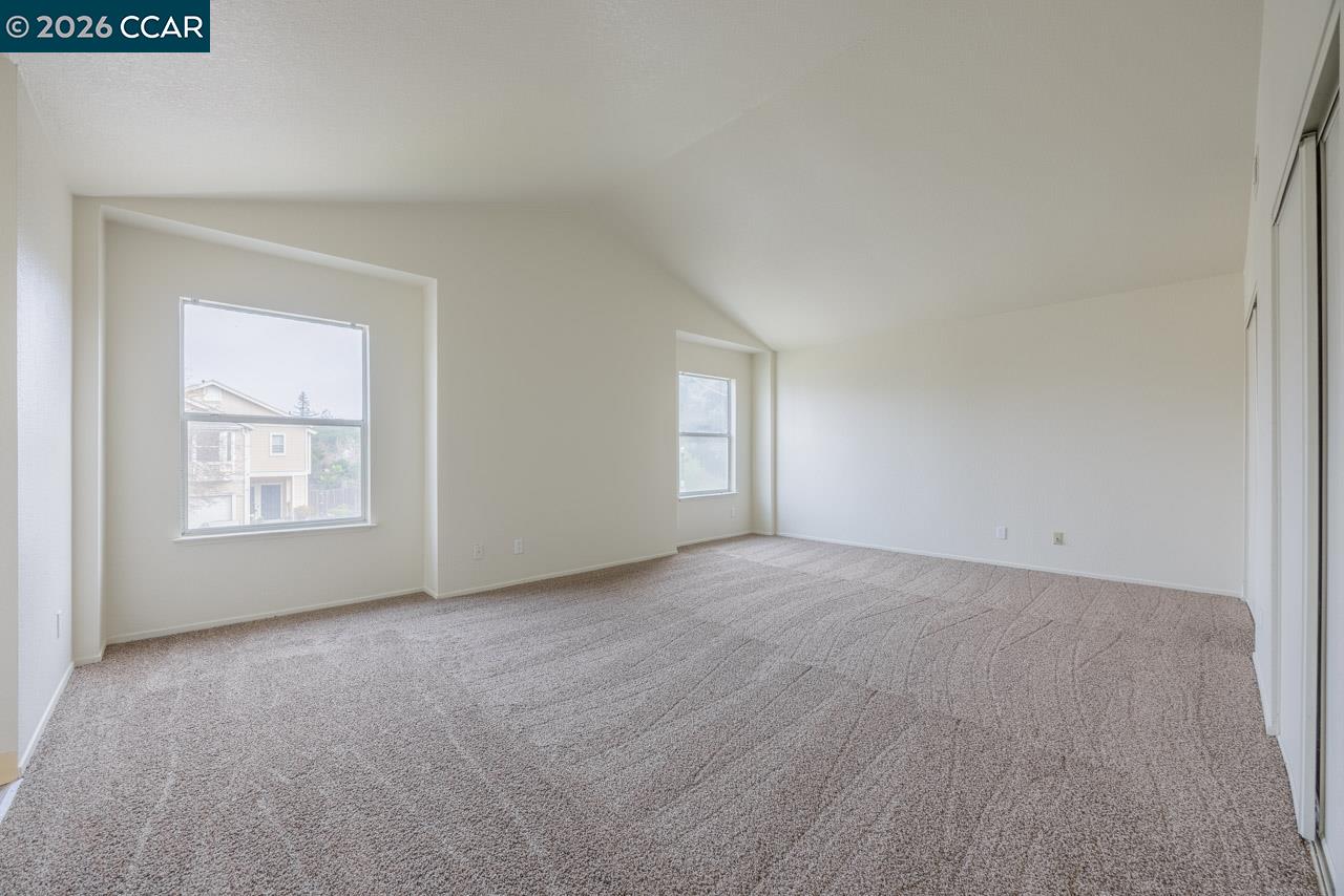 Detail Gallery Image 12 of 21 For 122 Bridgeview Ct, Crockett,  CA 94525 - 4 Beds | 2/1 Baths