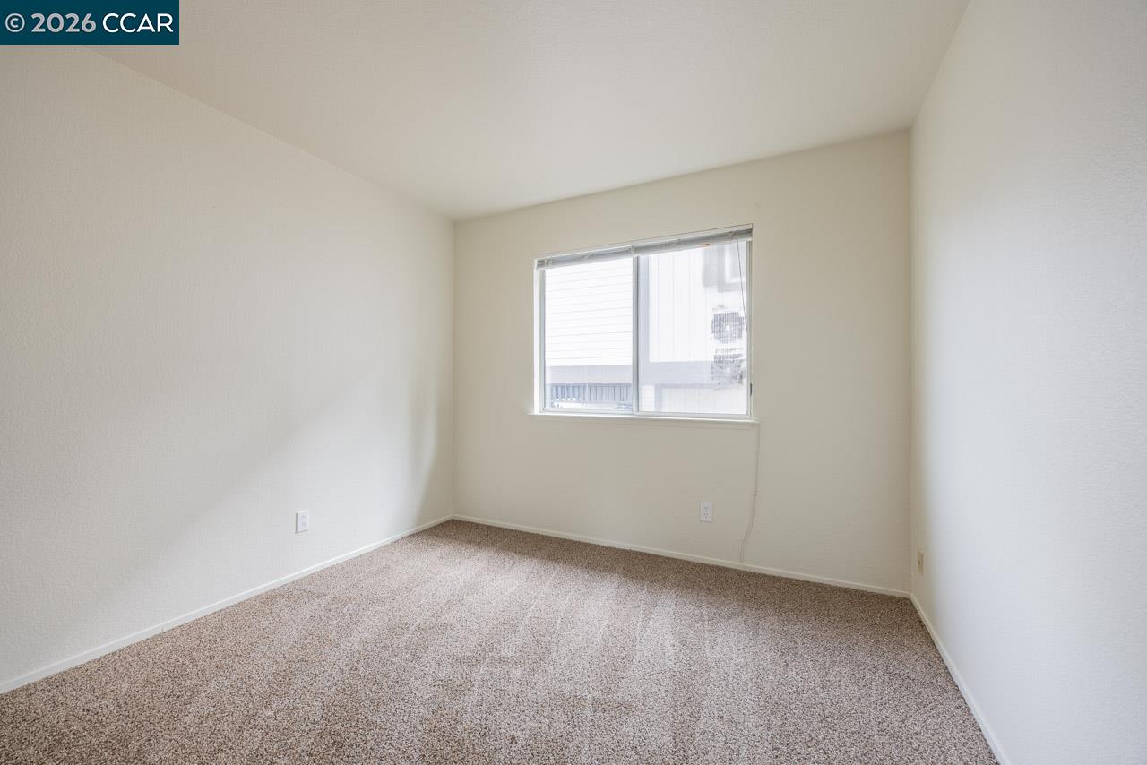 Detail Gallery Image 17 of 21 For 122 Bridgeview Ct, Crockett,  CA 94525 - 4 Beds | 2/1 Baths