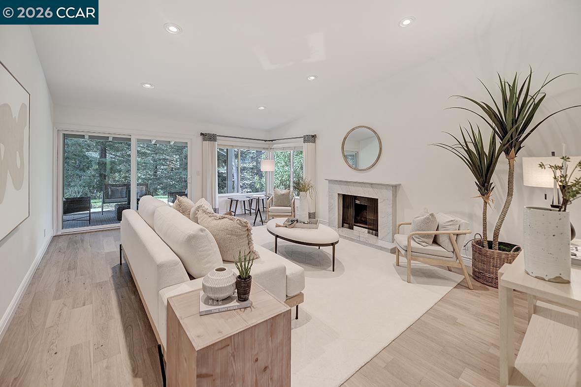 Front Image Thumbnail for CC41124067