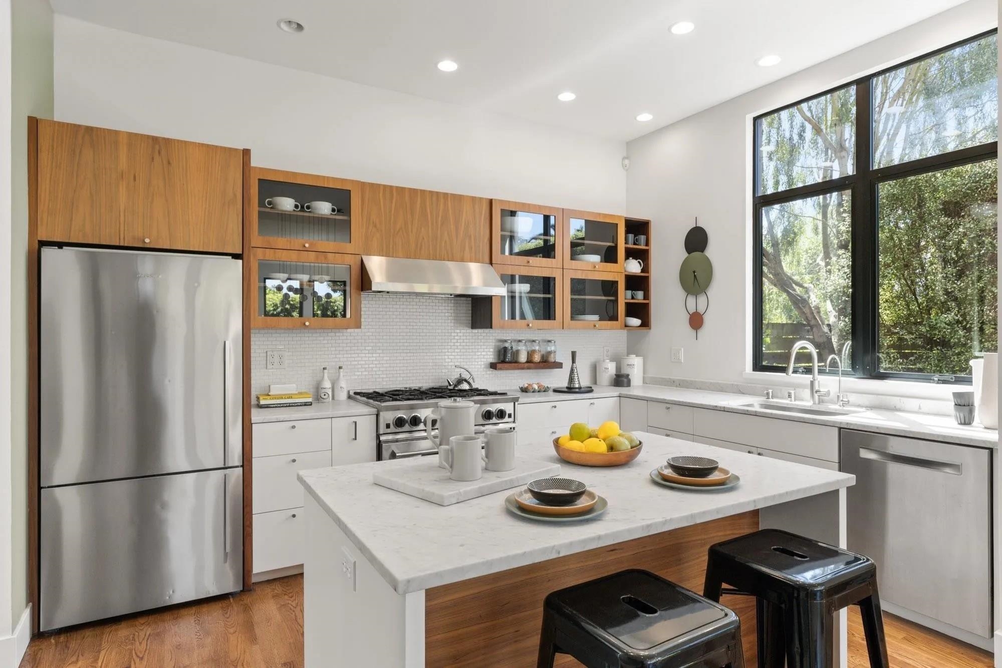 Detail Gallery Image 6 of 12 For 313 Spruce St, Alameda,  CA 94501 - – Beds | – Baths