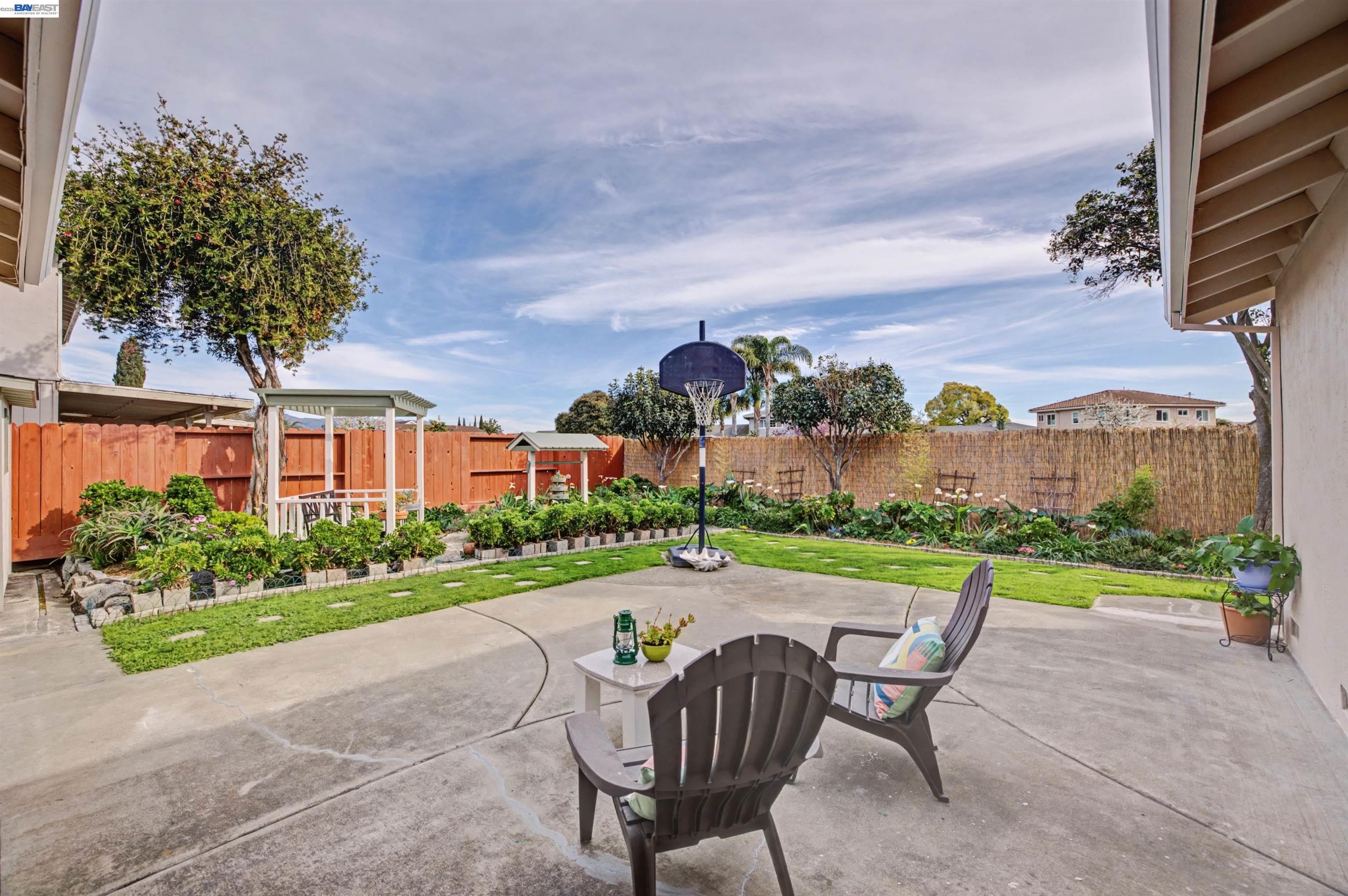 Detail Gallery Image 25 of 60 For 6364 Honeysuckle Dr, Newark,  CA 94560 - 3 Beds | 2 Baths