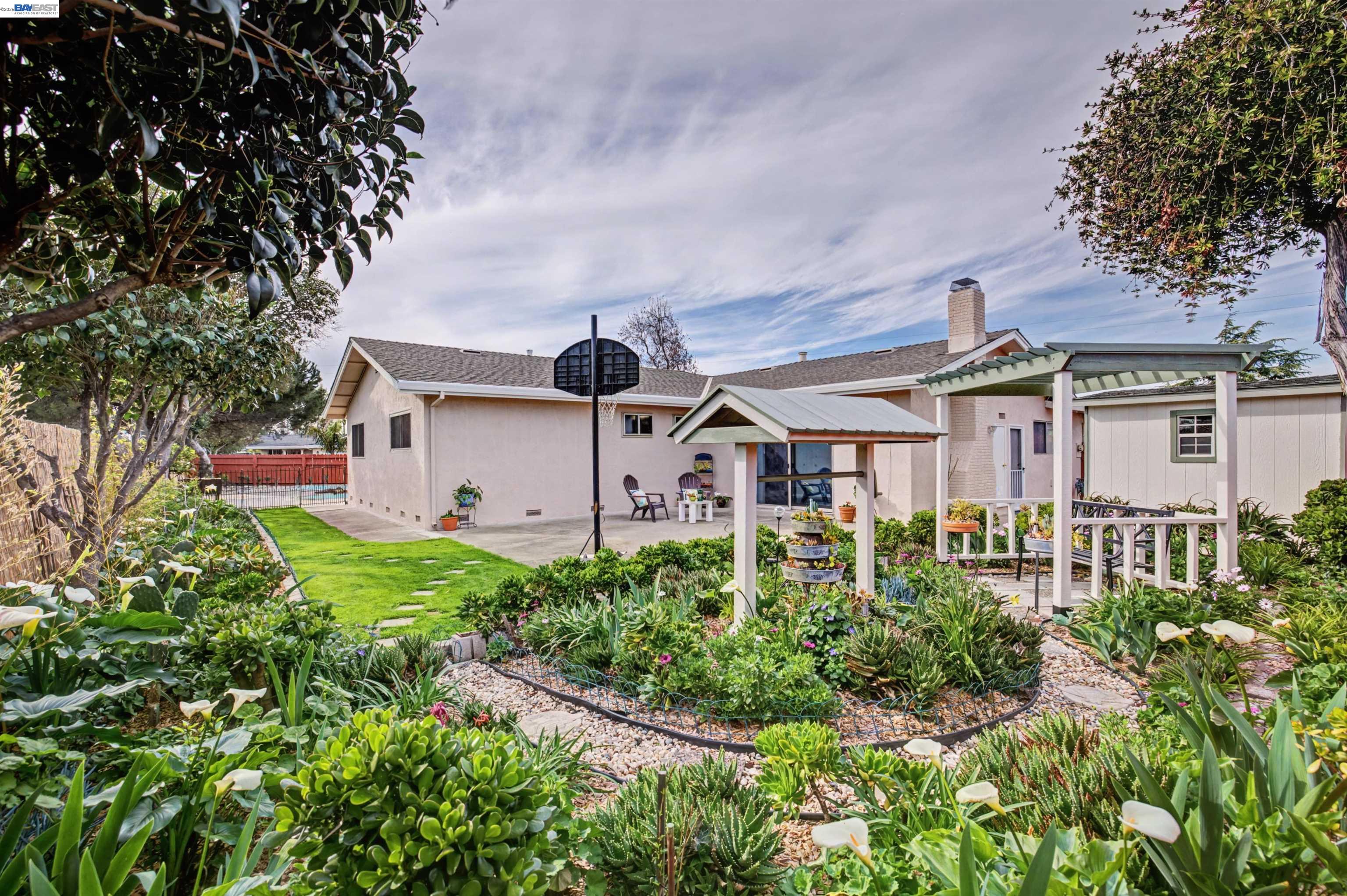 Detail Gallery Image 27 of 60 For 6364 Honeysuckle Dr, Newark,  CA 94560 - 3 Beds | 2 Baths