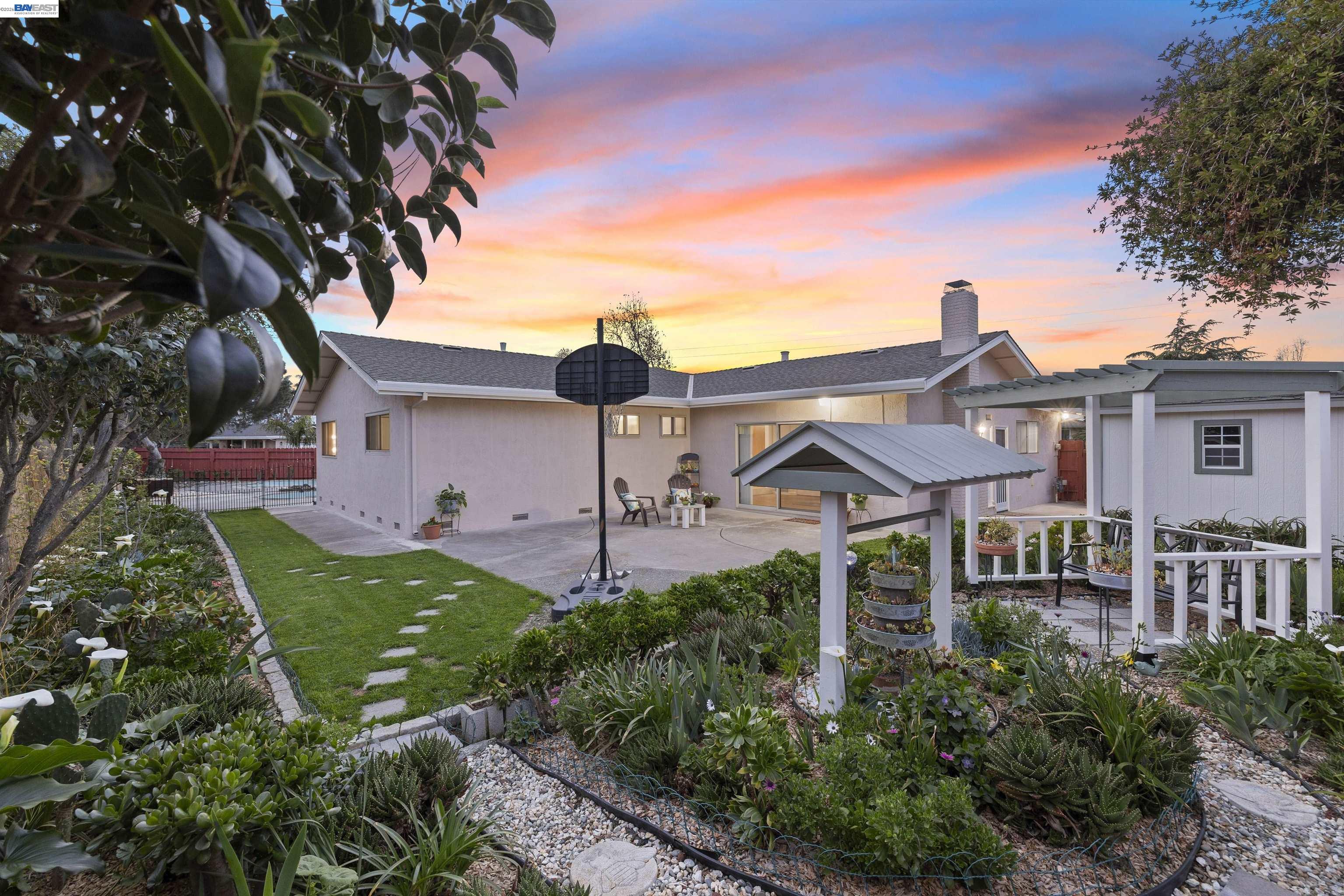 Detail Gallery Image 29 of 60 For 6364 Honeysuckle Dr, Newark,  CA 94560 - 3 Beds | 2 Baths