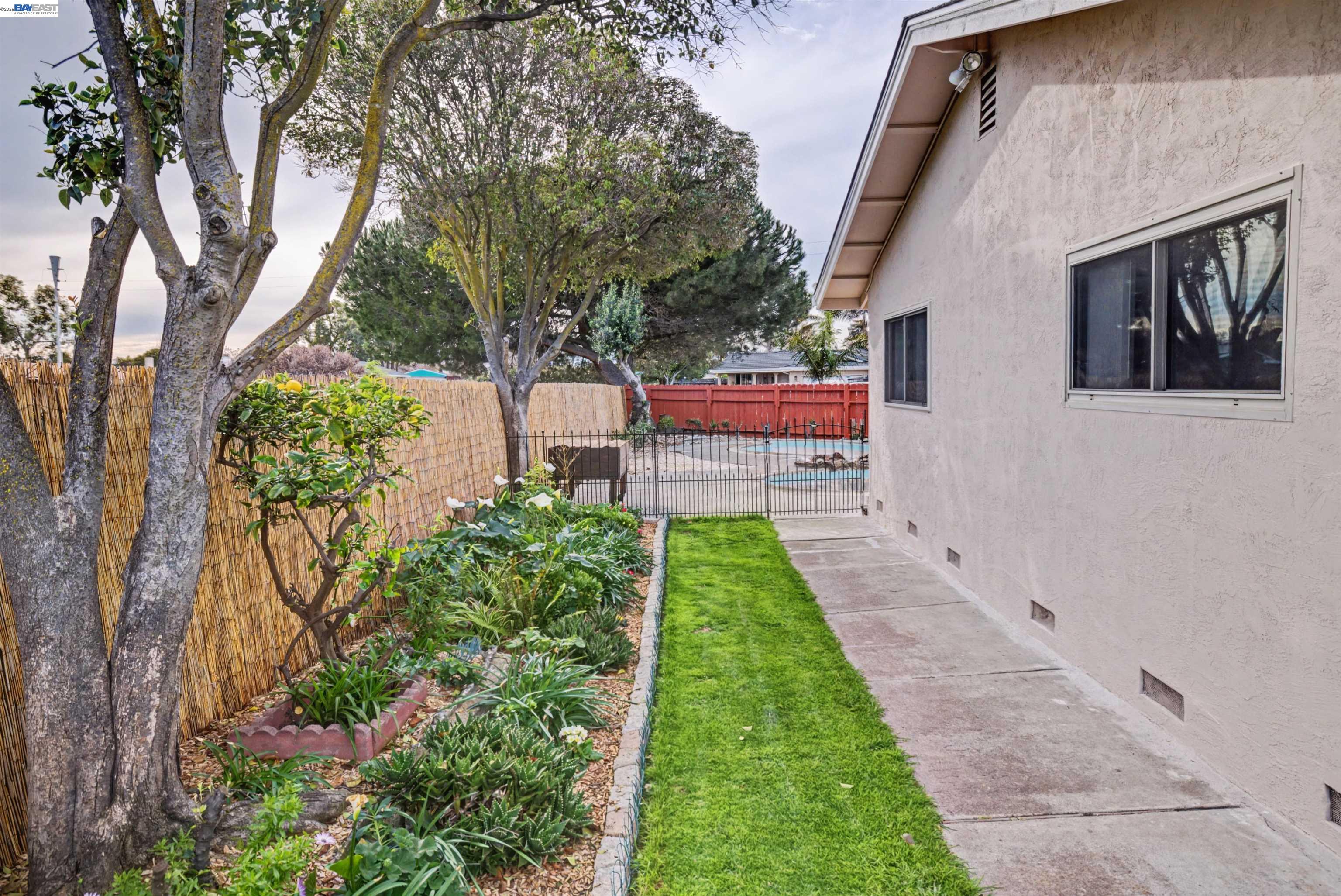 Detail Gallery Image 31 of 60 For 6364 Honeysuckle Dr, Newark,  CA 94560 - 3 Beds | 2 Baths