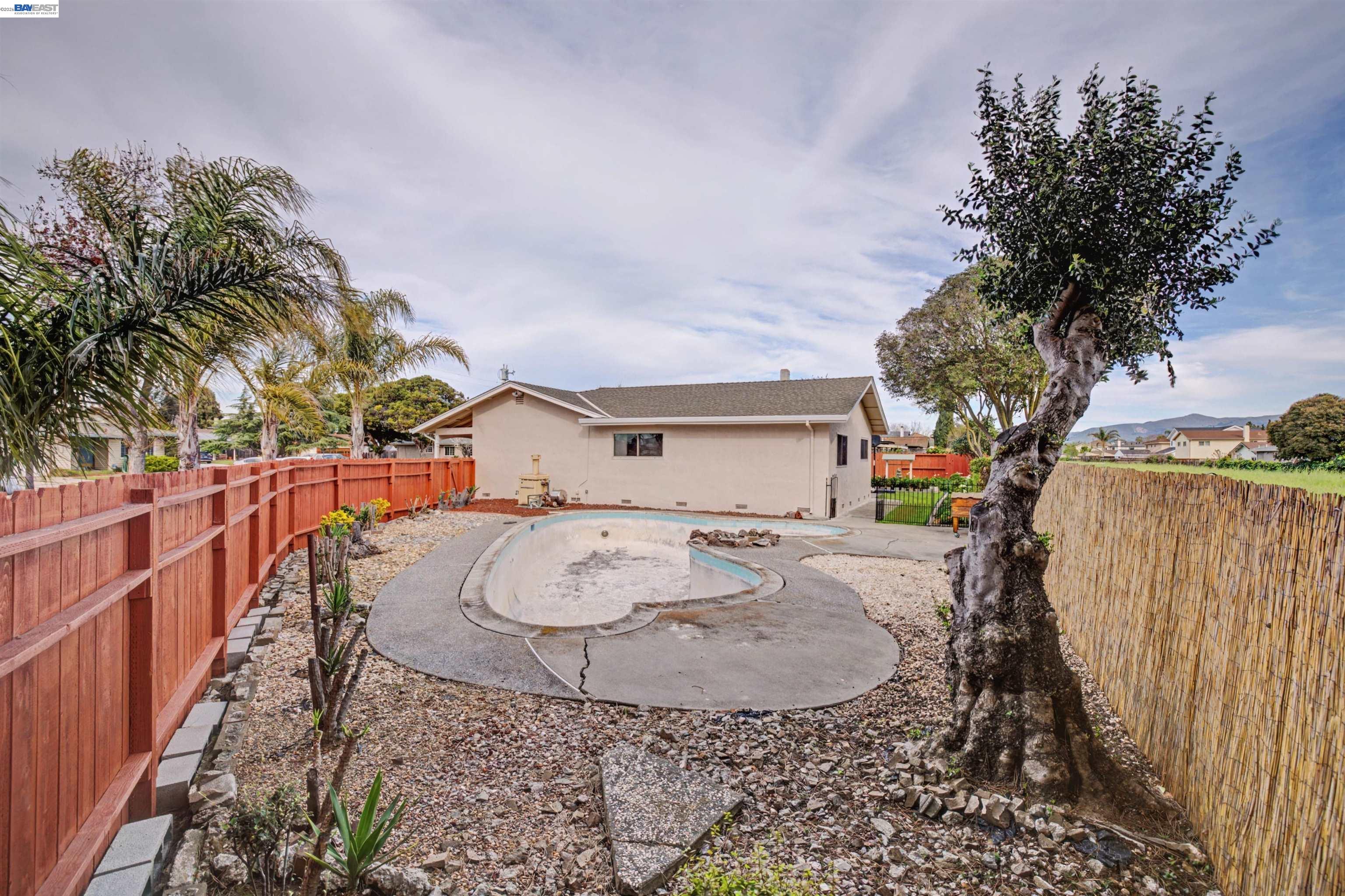 Detail Gallery Image 33 of 60 For 6364 Honeysuckle Dr, Newark,  CA 94560 - 3 Beds | 2 Baths