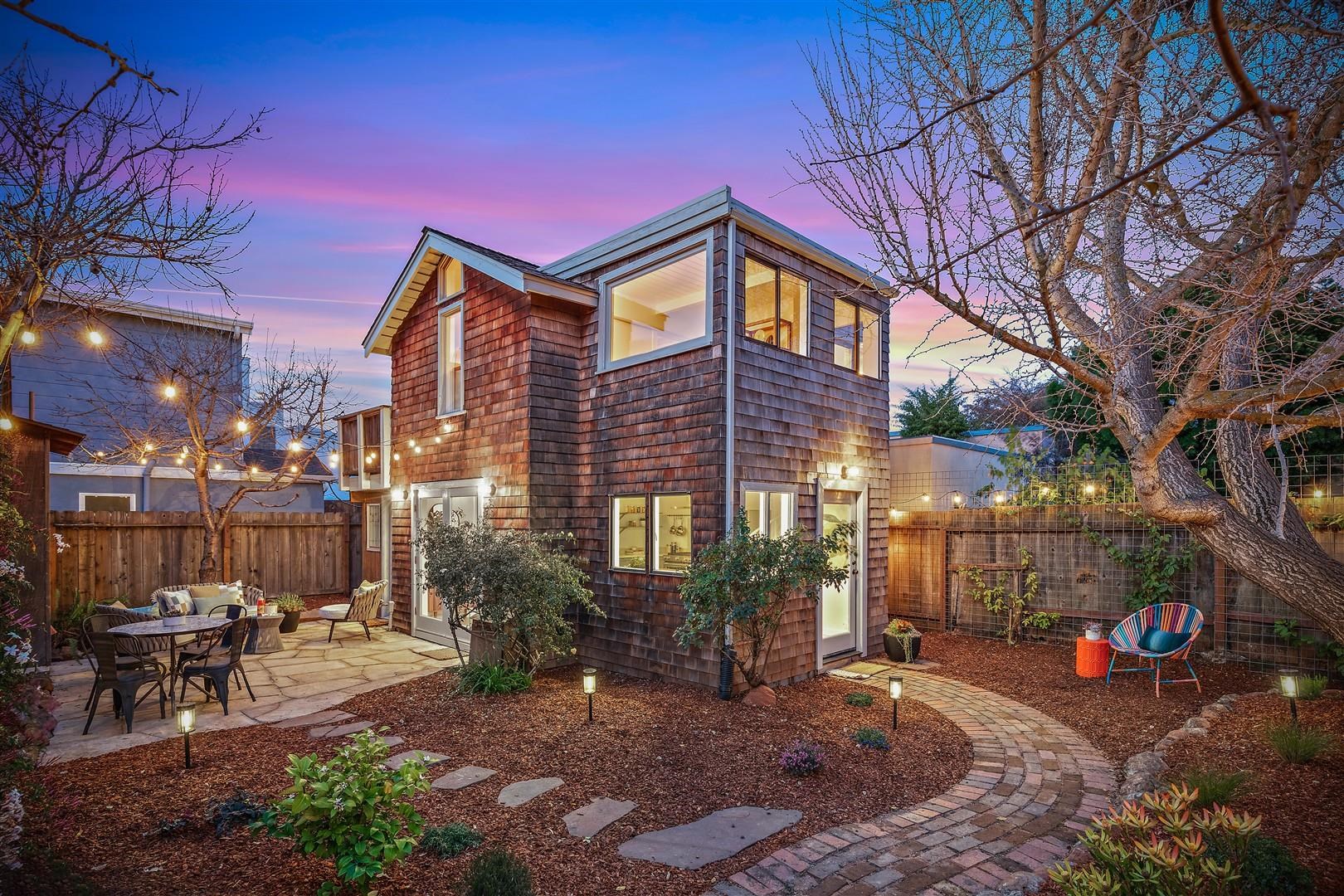 Detail Gallery Image 2 of 49 For 1447 Kains Ave, Berkeley,  CA 94702 - 1 Beds | 1 Baths