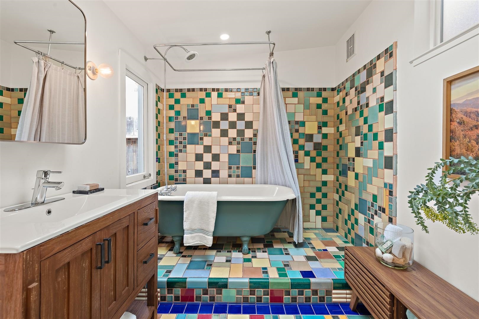 Detail Gallery Image 22 of 49 For 1447 Kains Ave, Berkeley,  CA 94702 - 1 Beds | 1 Baths