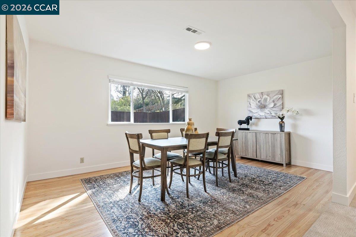 Detail Gallery Image 14 of 37 For 407 Roanoke Dr, Martinez,  CA 94553 - 3 Beds | 2 Baths