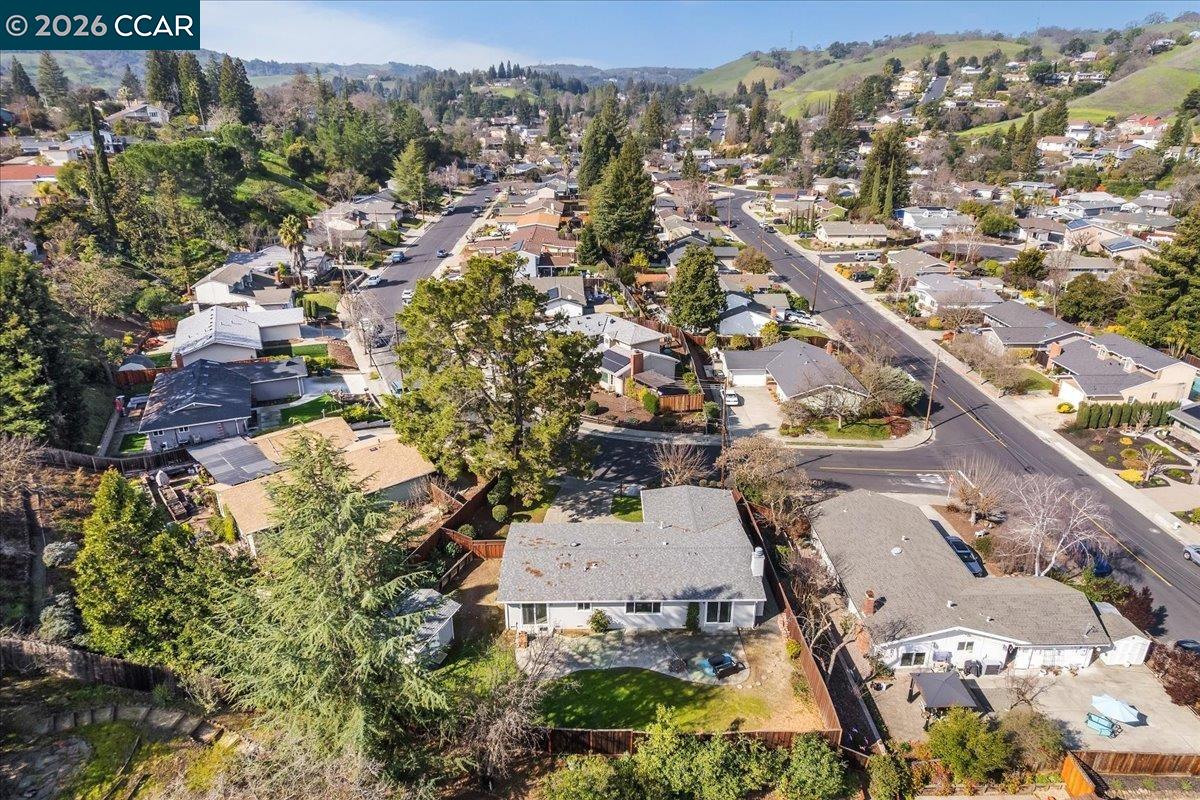 Detail Gallery Image 32 of 37 For 407 Roanoke Dr, Martinez,  CA 94553 - 3 Beds | 2 Baths