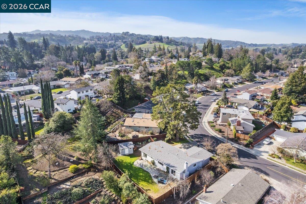 Detail Gallery Image 34 of 37 For 407 Roanoke Dr, Martinez,  CA 94553 - 3 Beds | 2 Baths