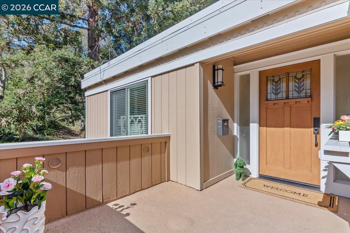 Detail Gallery Image 4 of 26 For 1332 Running Springs Rd #1,  Walnut Creek,  CA 94595 - 2 Beds | 2 Baths